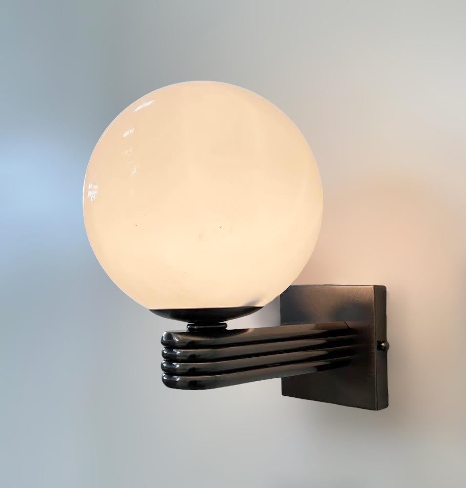 Lámpara Deco by Fabio Ltd en Nuevo estado para la venta en Los Angeles, CA