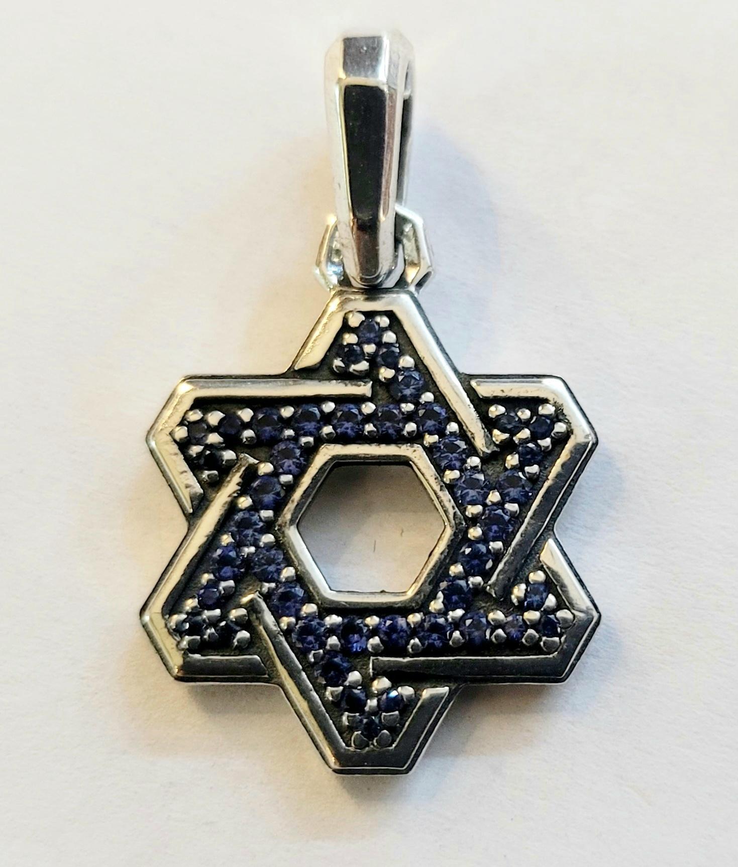 Deco-Anhänger mit Davidstern aus Sterlingsilber mit blauem Saphir und Diamanten (Rundschliff)