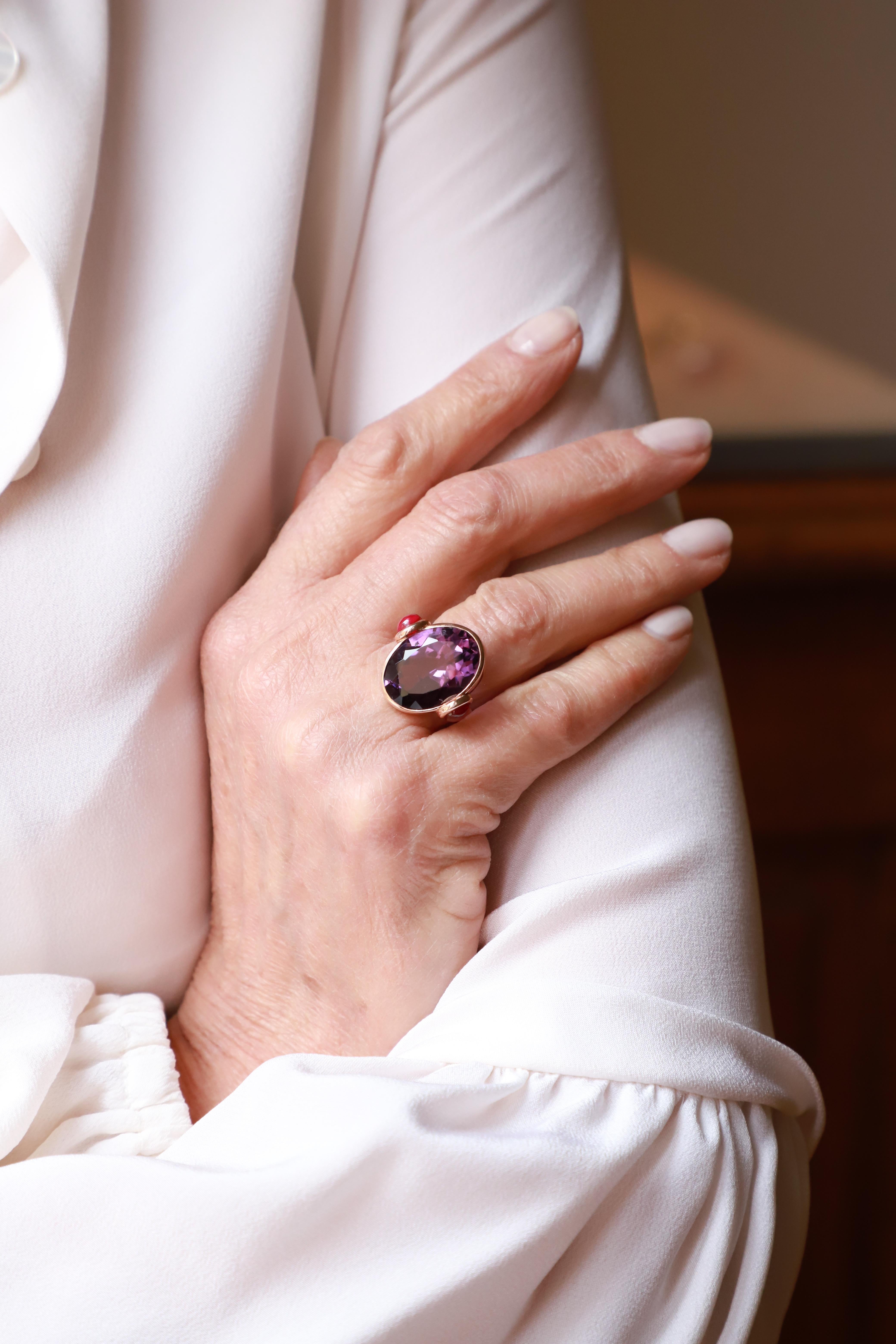 Deco Style 18 Karat White Gold Amethyst Rubelite Cabochon Candy Cocktail Ring In New Condition For Sale In Rome, IT