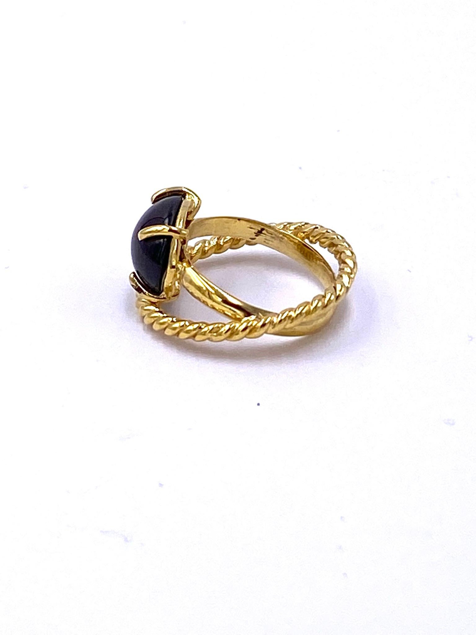 Oval Cut Deco Style 18 Karat Yellow Gold Handcrafted Garnet Design Unisex Ring For Sale
