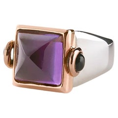 18 Karat Gold Zuckerhut Cabochon Amethyst Grüner Turmalin Design Ring im Deco-Stil mit Zuckerhut-Schliff
