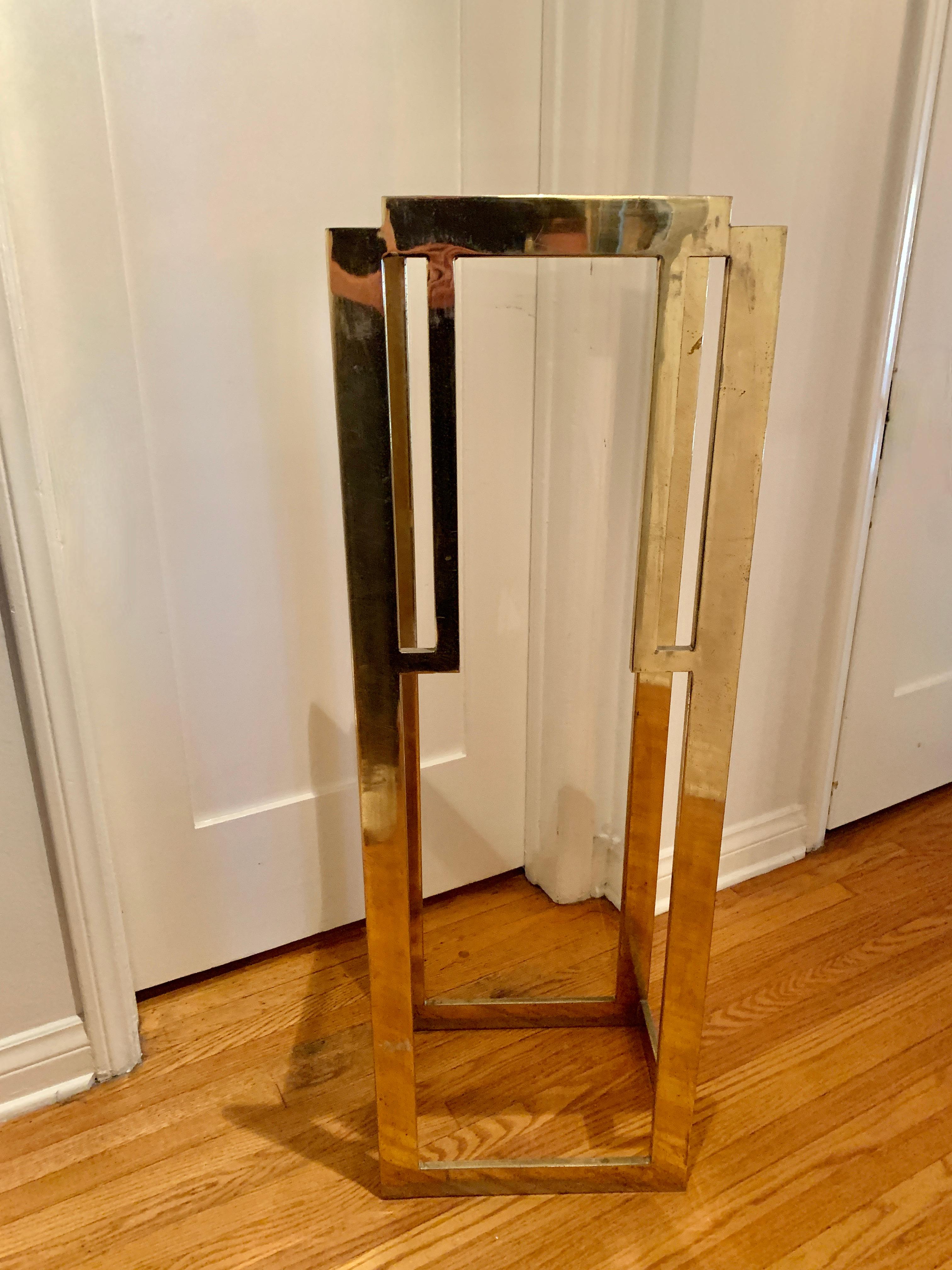Deco Style Brass Pedestal Art Stand In Good Condition For Sale In Los Angeles, CA