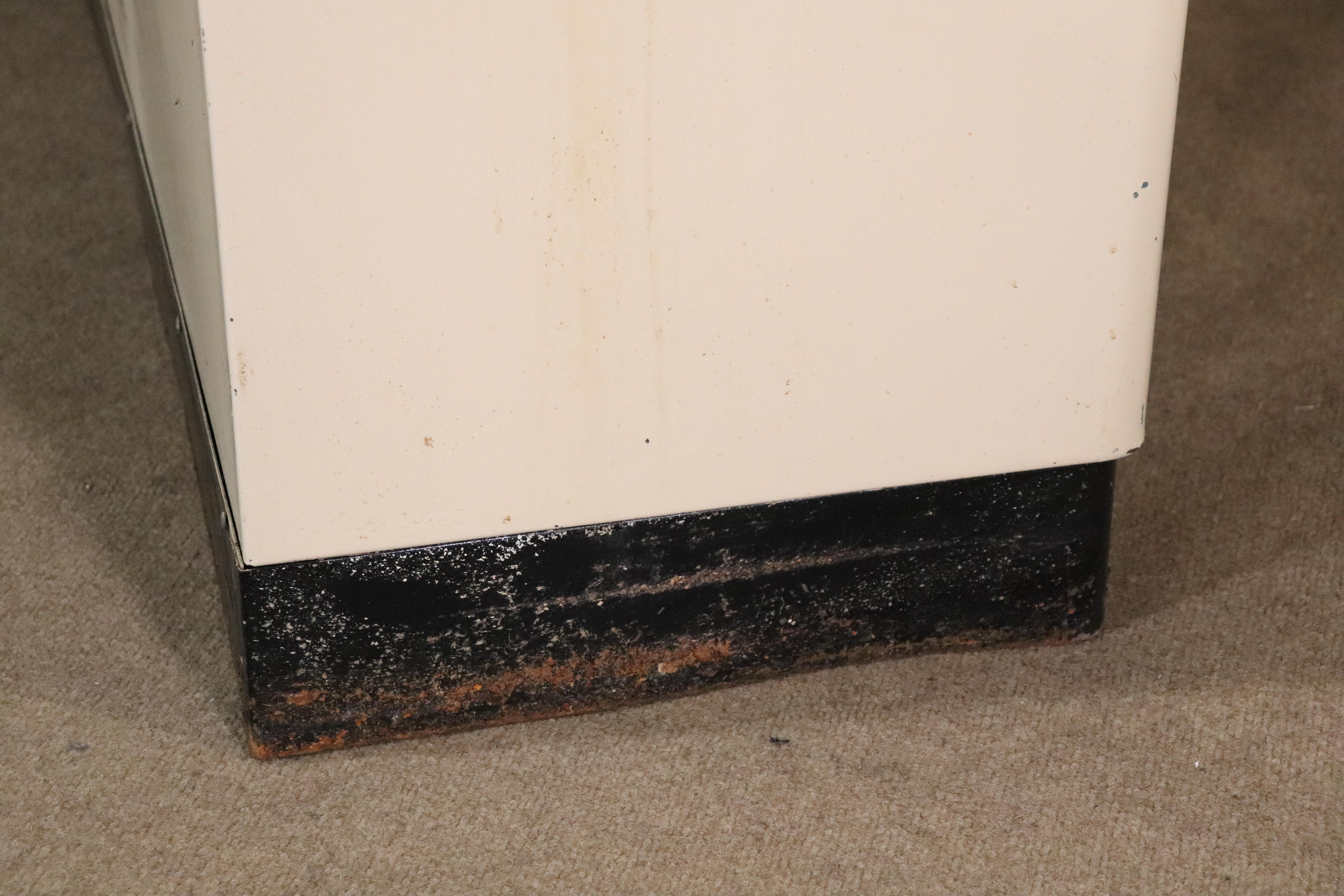 Gabinete Dental Vintage Estilo Deco en venta 10