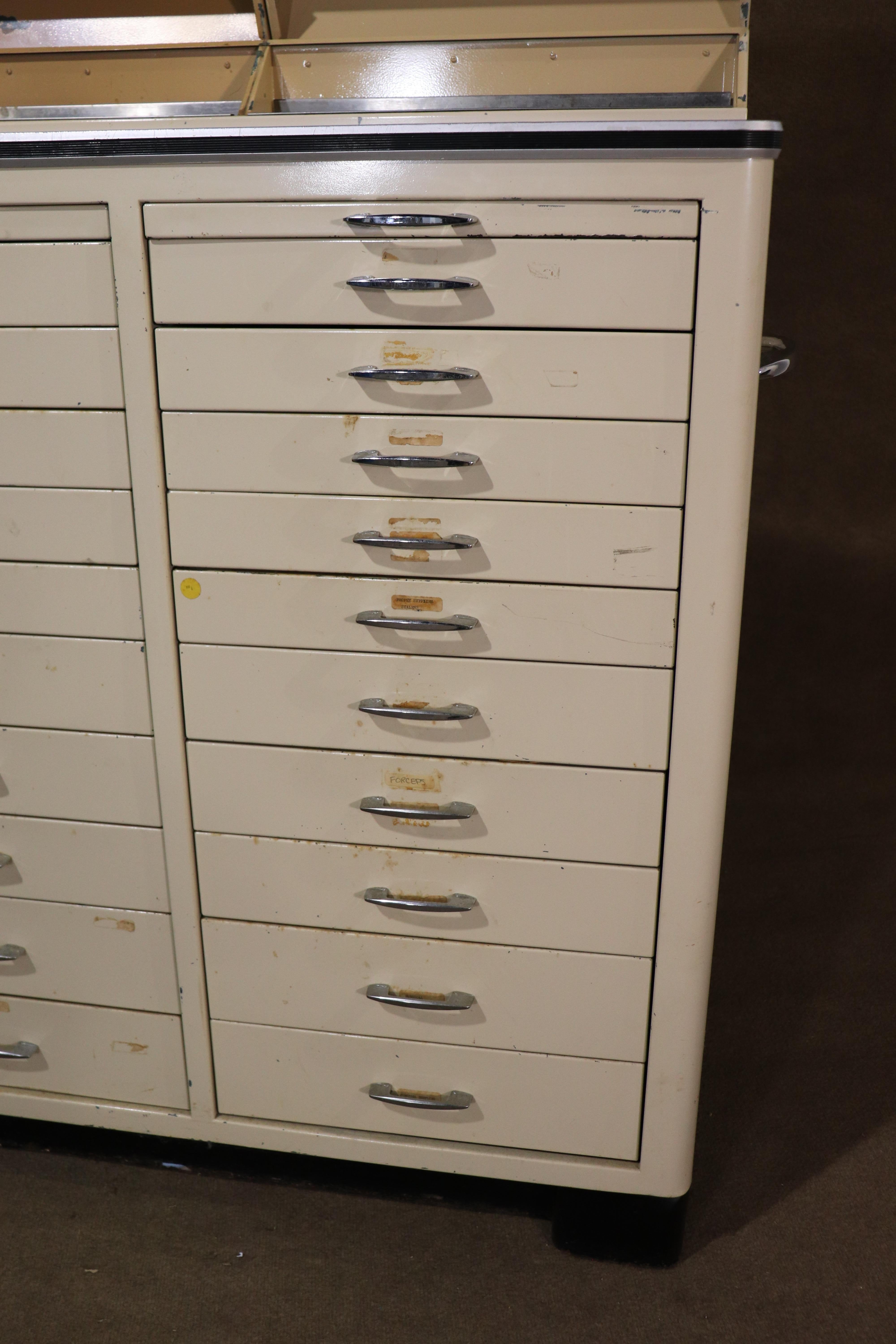 Gabinete Dental Vintage Estilo Deco en venta 1