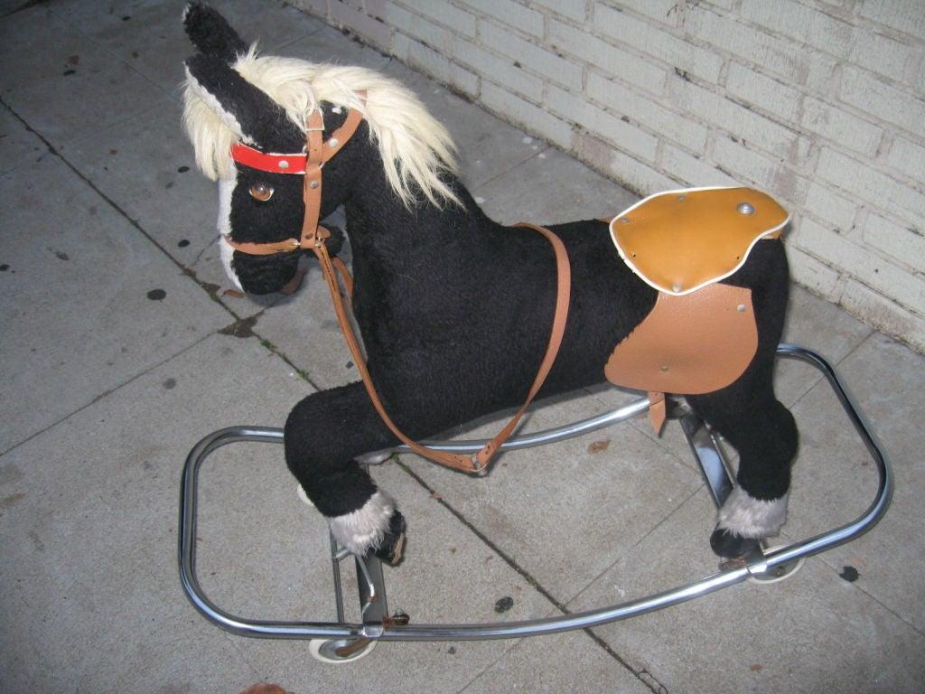 Pull toy horse in original condition, functional.