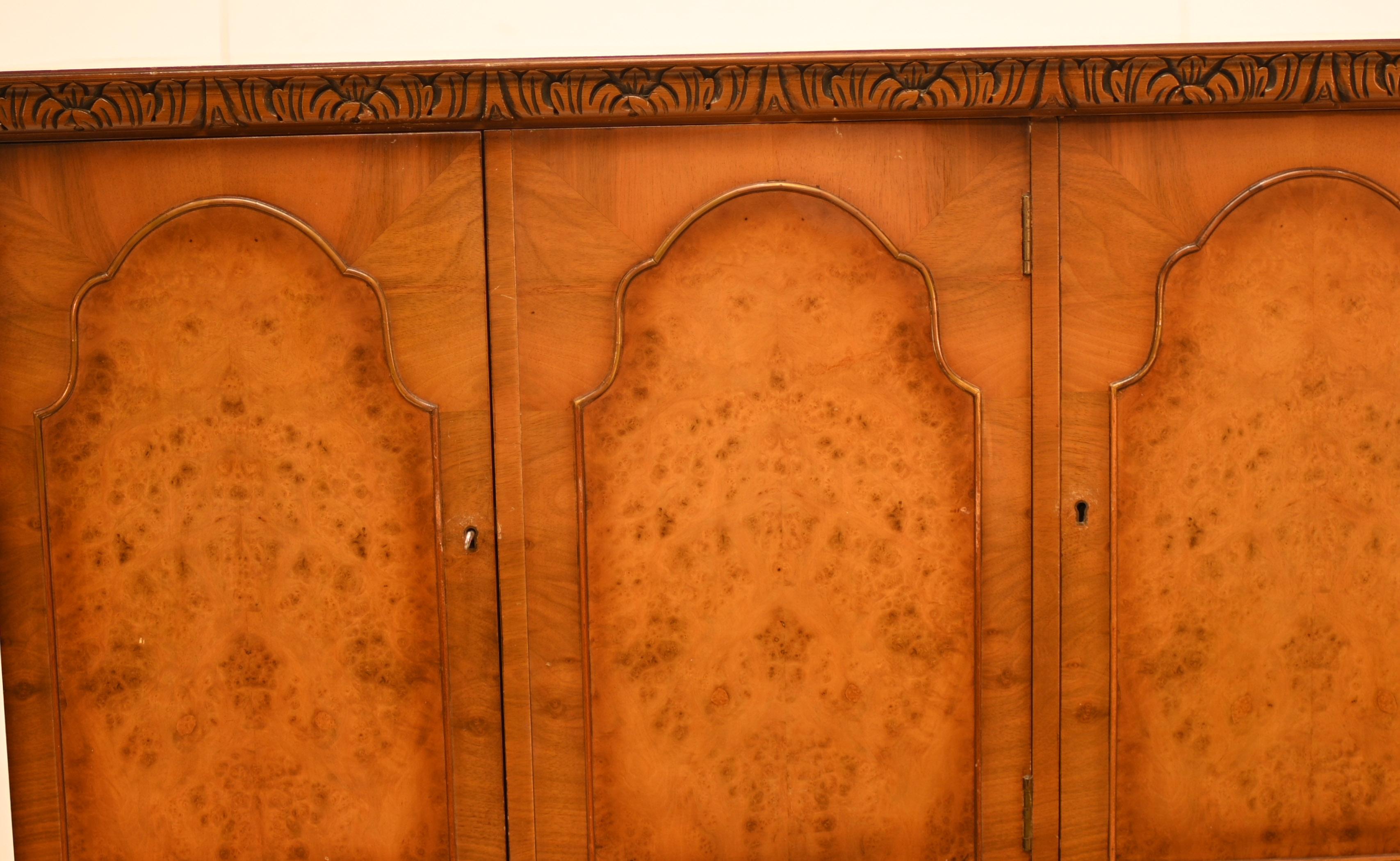 Deco Walnut Cocktail Cabinet Vintage Epstein Furniture In Good Condition In Potters Bar, GB