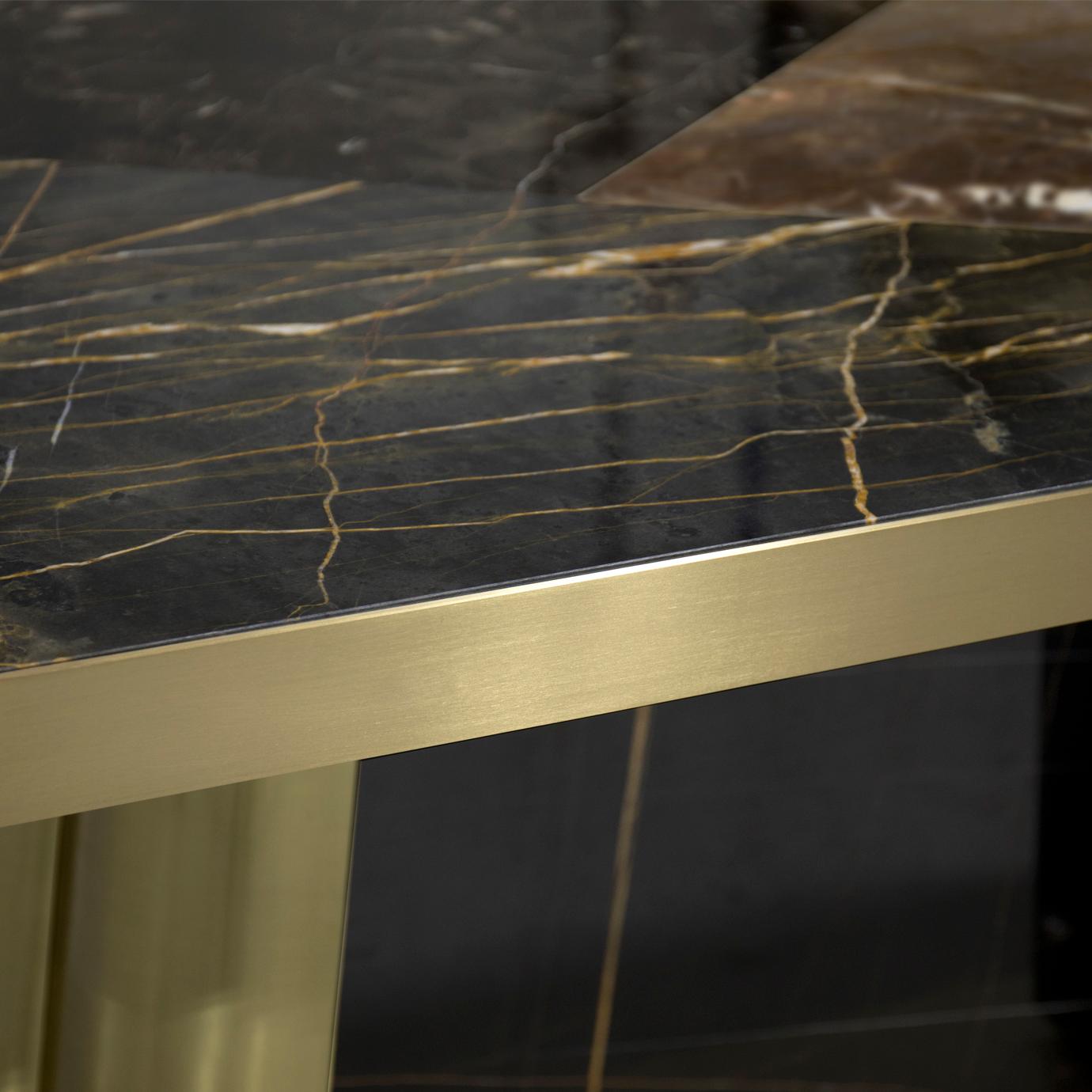 Decodiva Black & Gold Granite Dining Table In New Condition For Sale In Manassas, VA