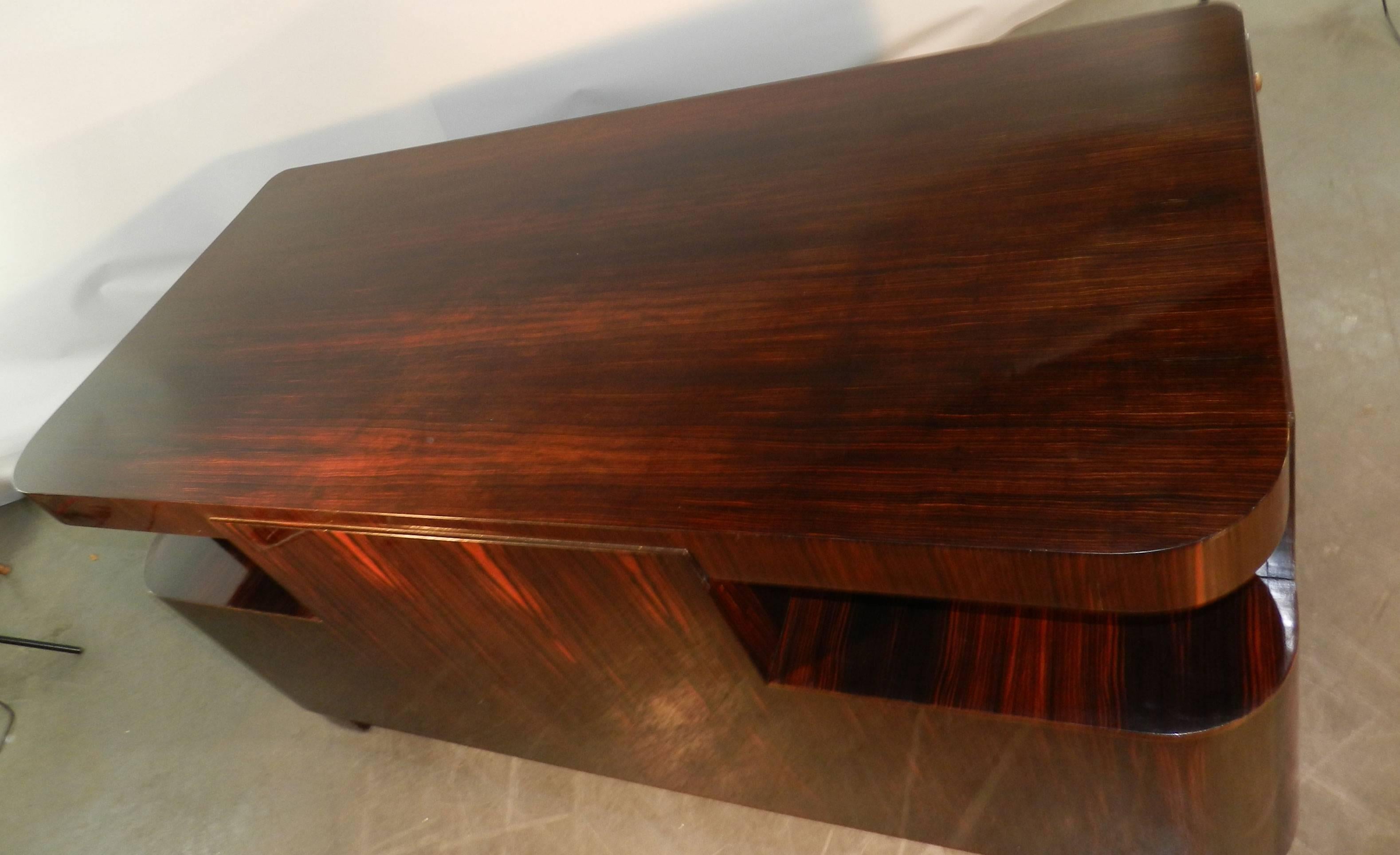 Mid-20th Century Decoene Freres, Art Deco Desk in Macassar Ebony, circa 1930 For Sale