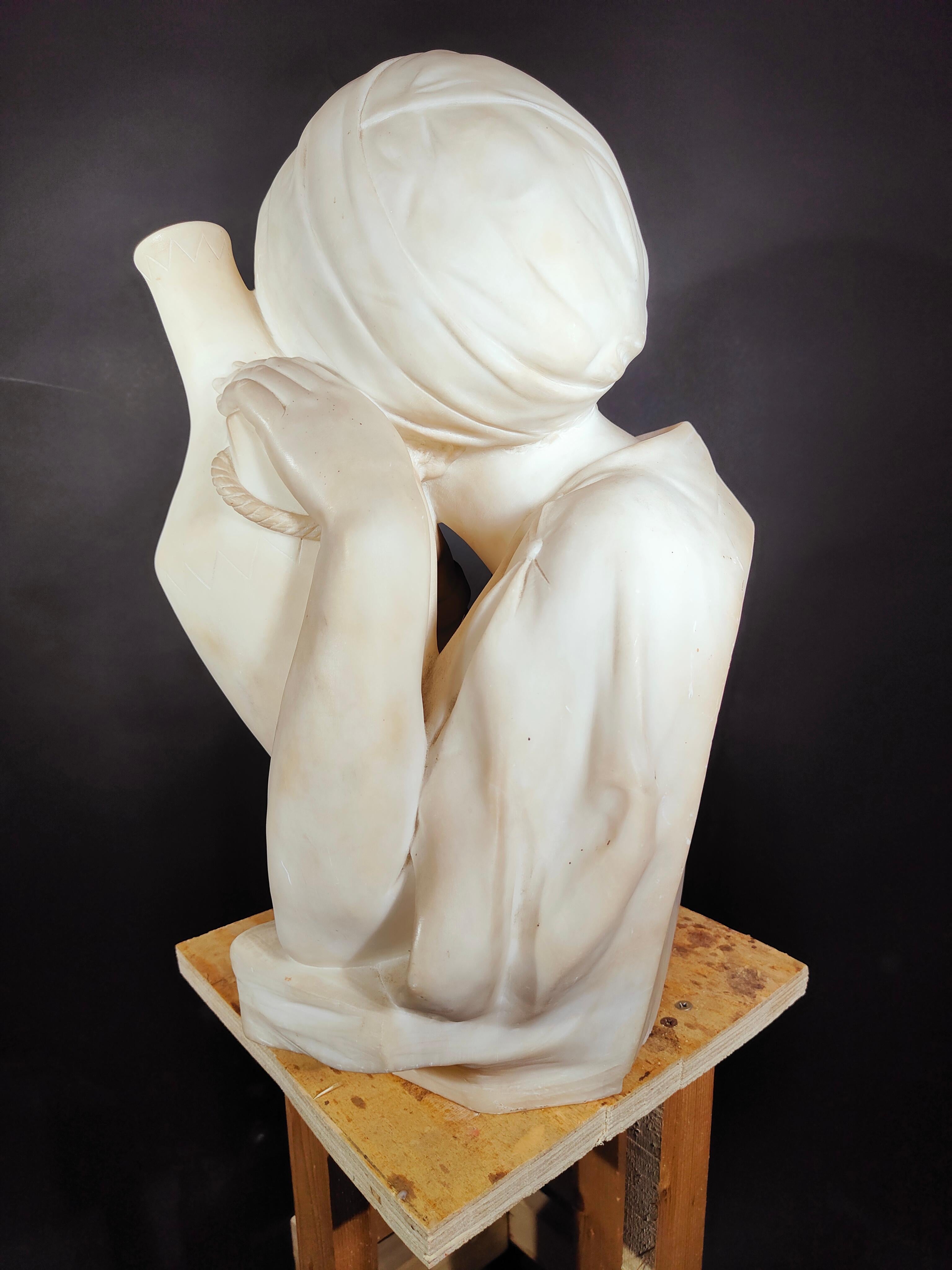 Decorarive XIX Century Italian Marble Sculpture For Sale 3