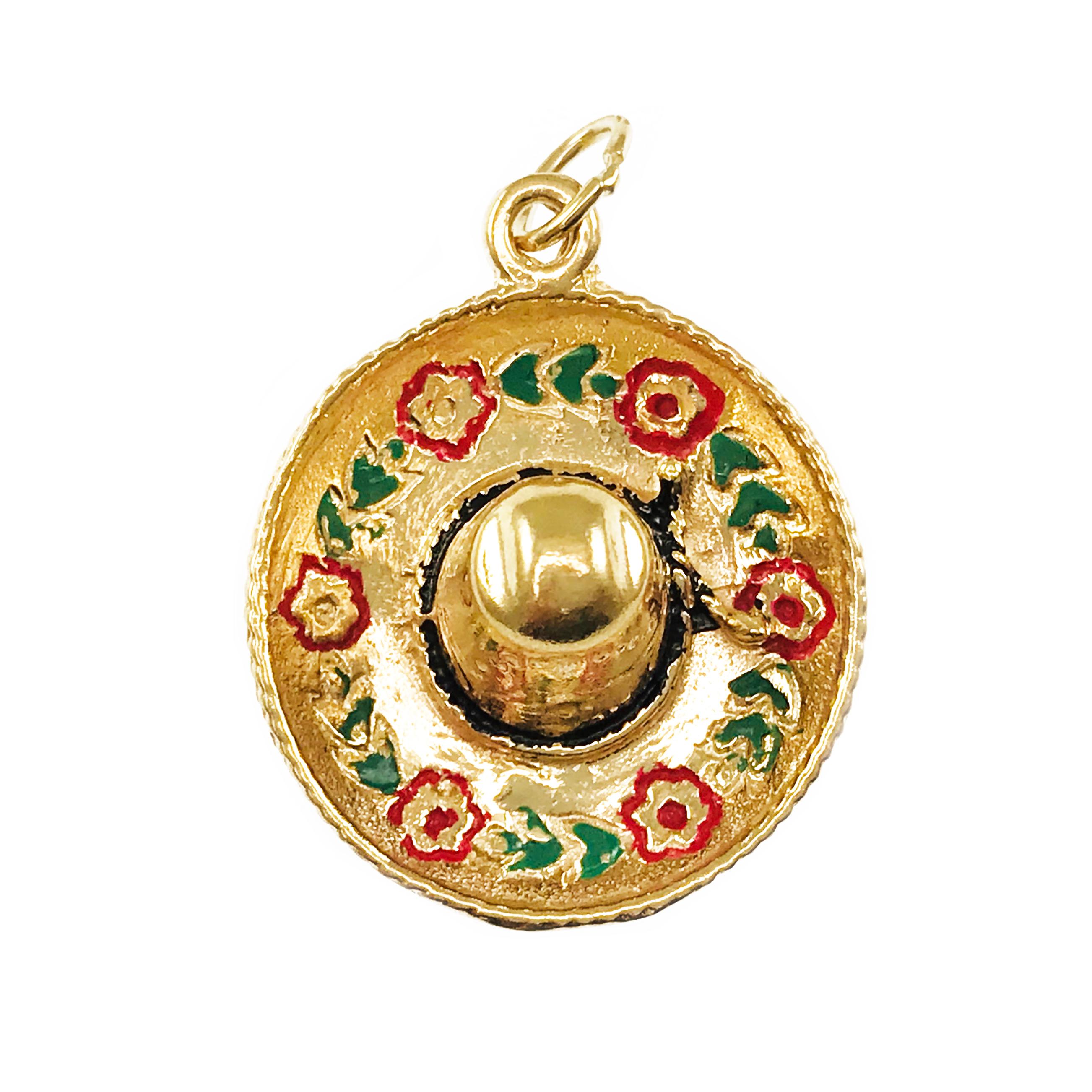 Taille ronde Pendentif Sombrero en or jaune 14K émaillé et décoré en vente