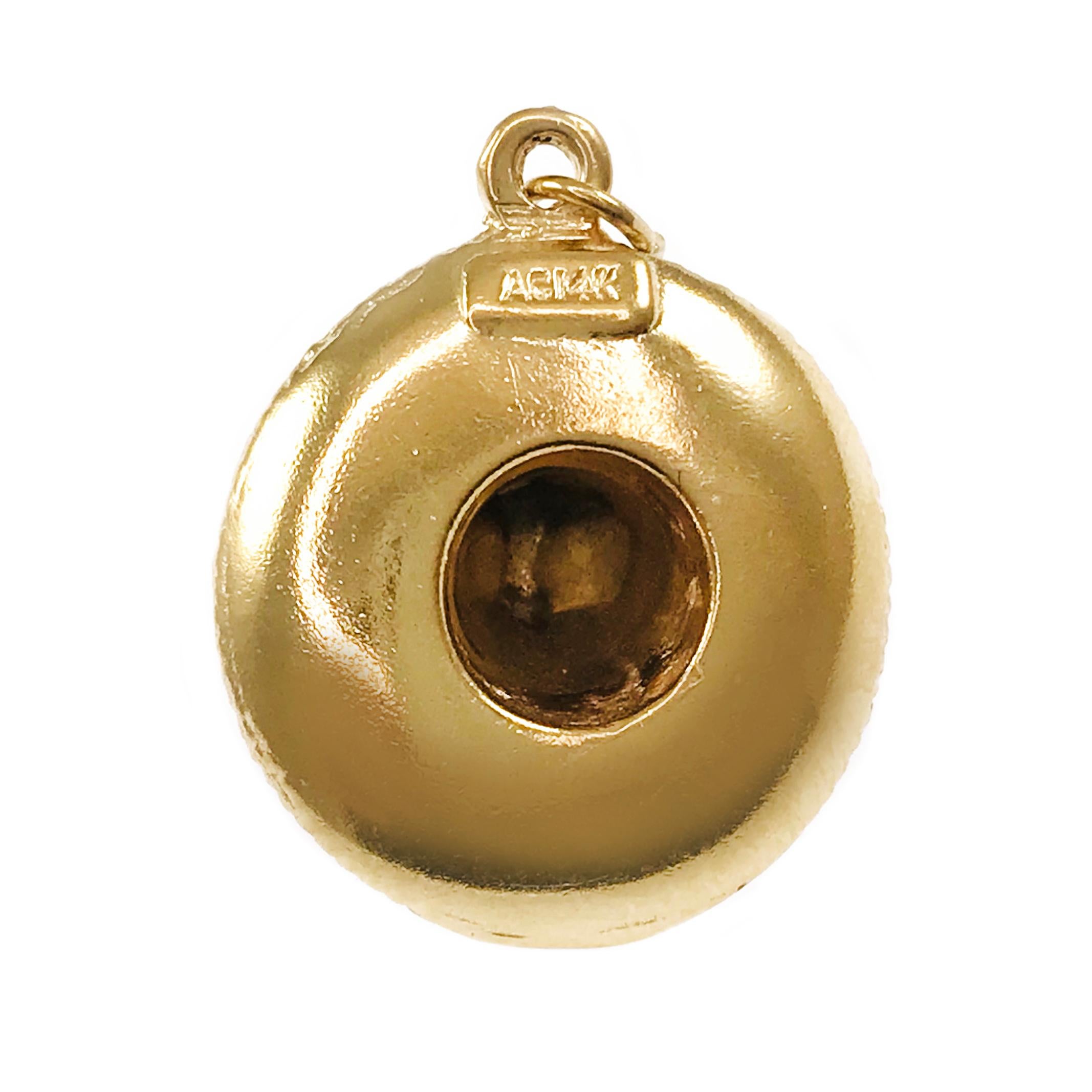 Pendentif Sombrero en or jaune 14K émaillé et décoré Bon état - En vente à Palm Desert, CA