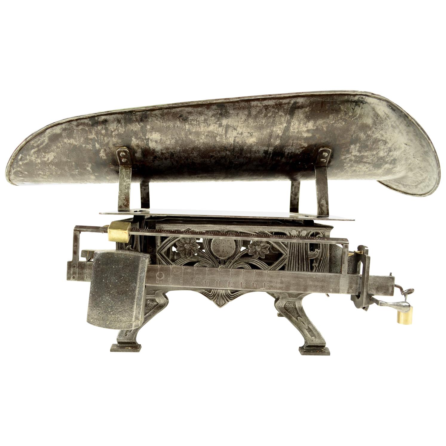 Dekorierter gusseiserner Maßmesser für Babys, antik, 19. Jahrhundert 
