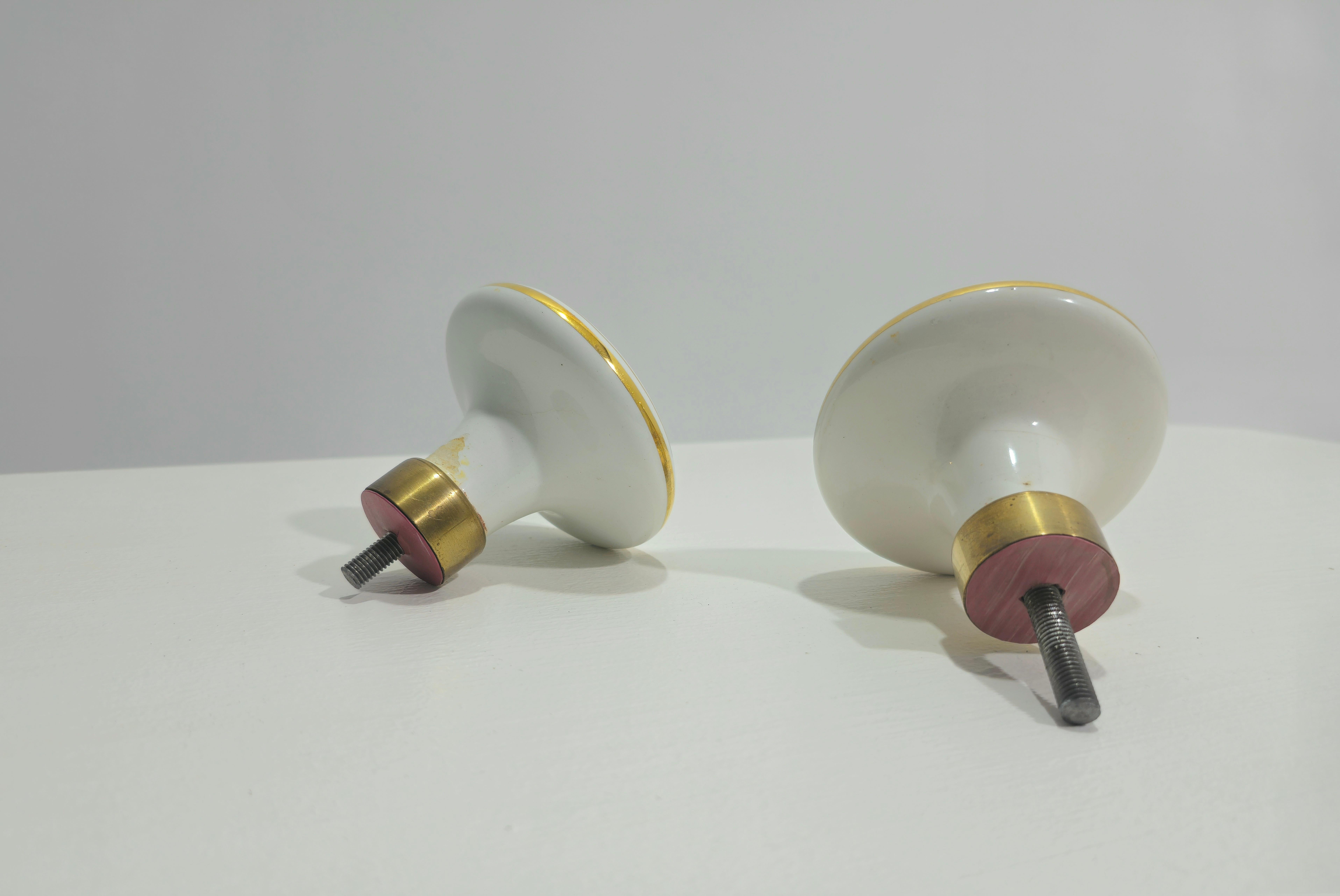 Dekorierte Keramik-Tür- oder Schubladengriffe oder Knöpfe Mid-Century Modern Italien 70/80 im Angebot 1