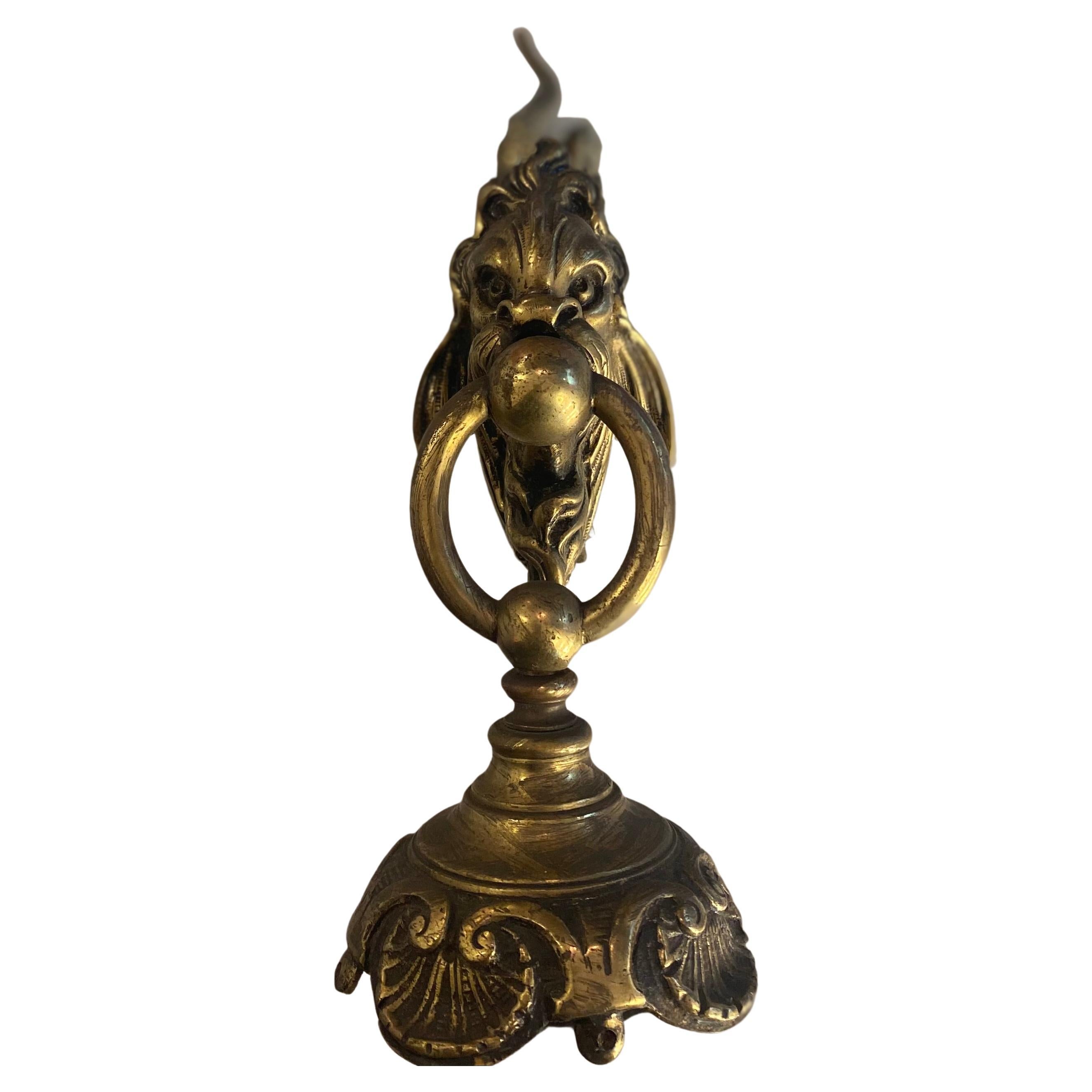 Aplique decorado de cristal y bronce 
Dimensiones: 42x30x10cm
Siglo XX 

Precio : 1200€ por una lámpara de pared.