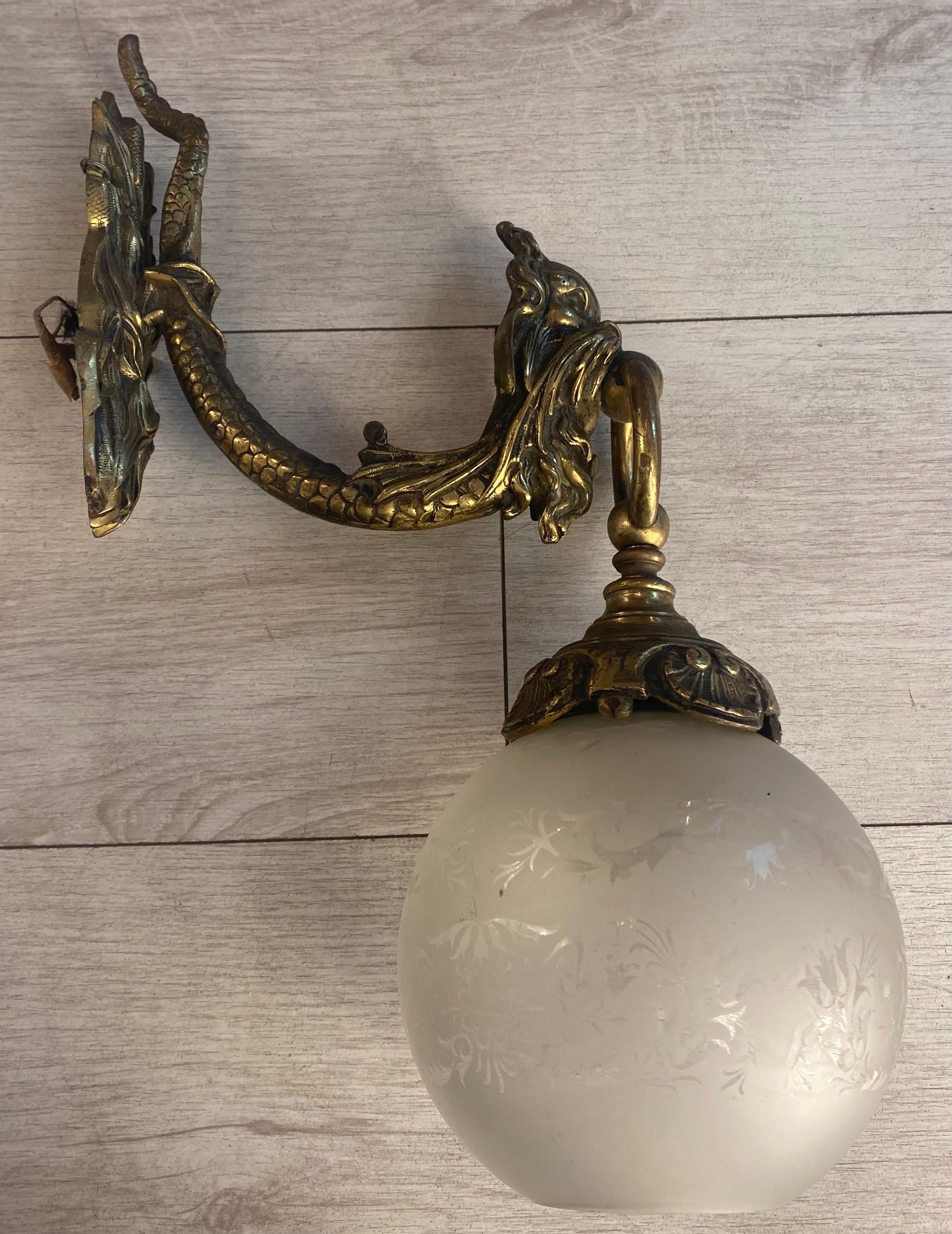 Decorated Crystal and Bronze Wall Lamp For Sale 1