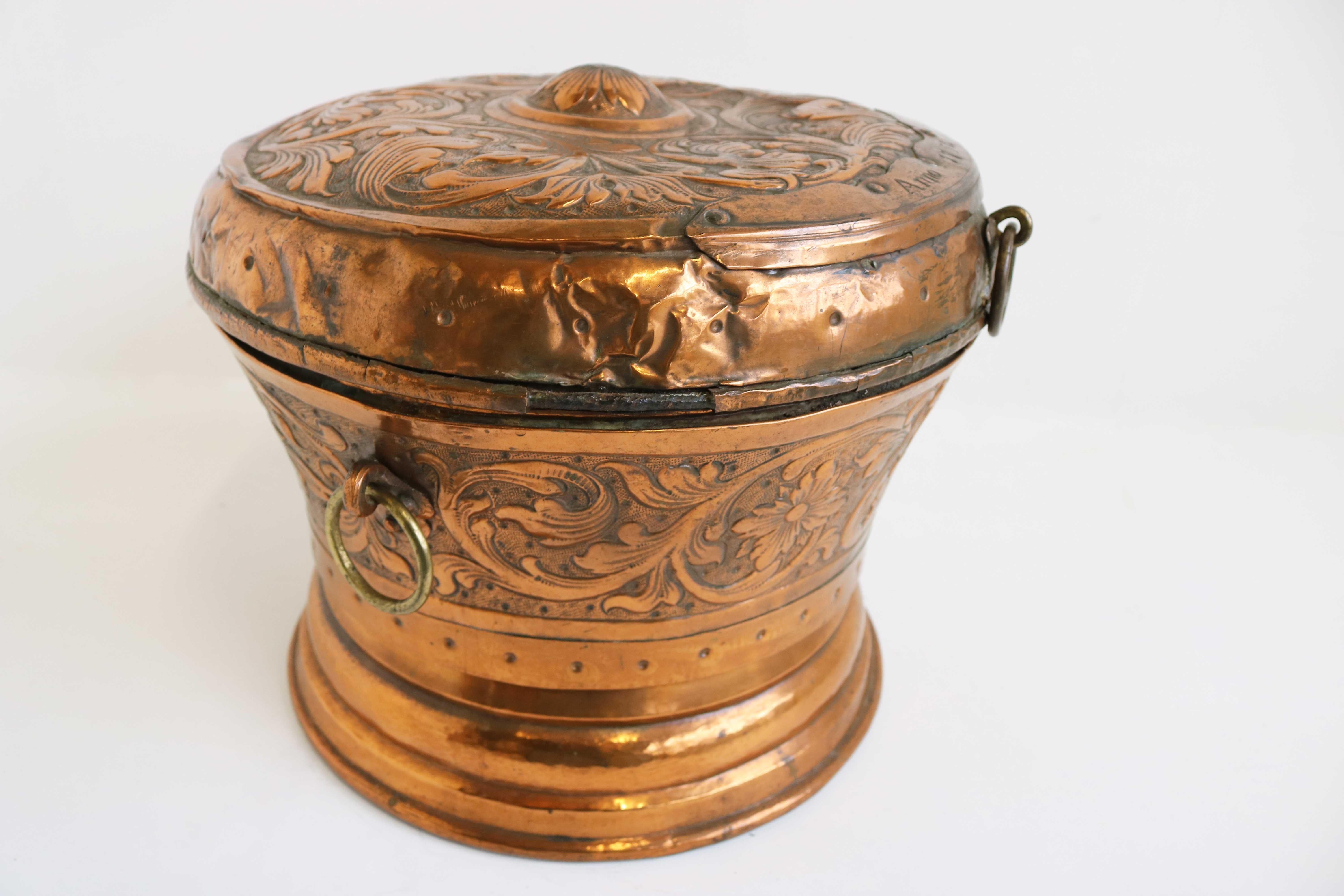 Decorated Dutch Antique Copper Bowl / Pot with Lid, 18th Century, Dated 1750 For Sale 8