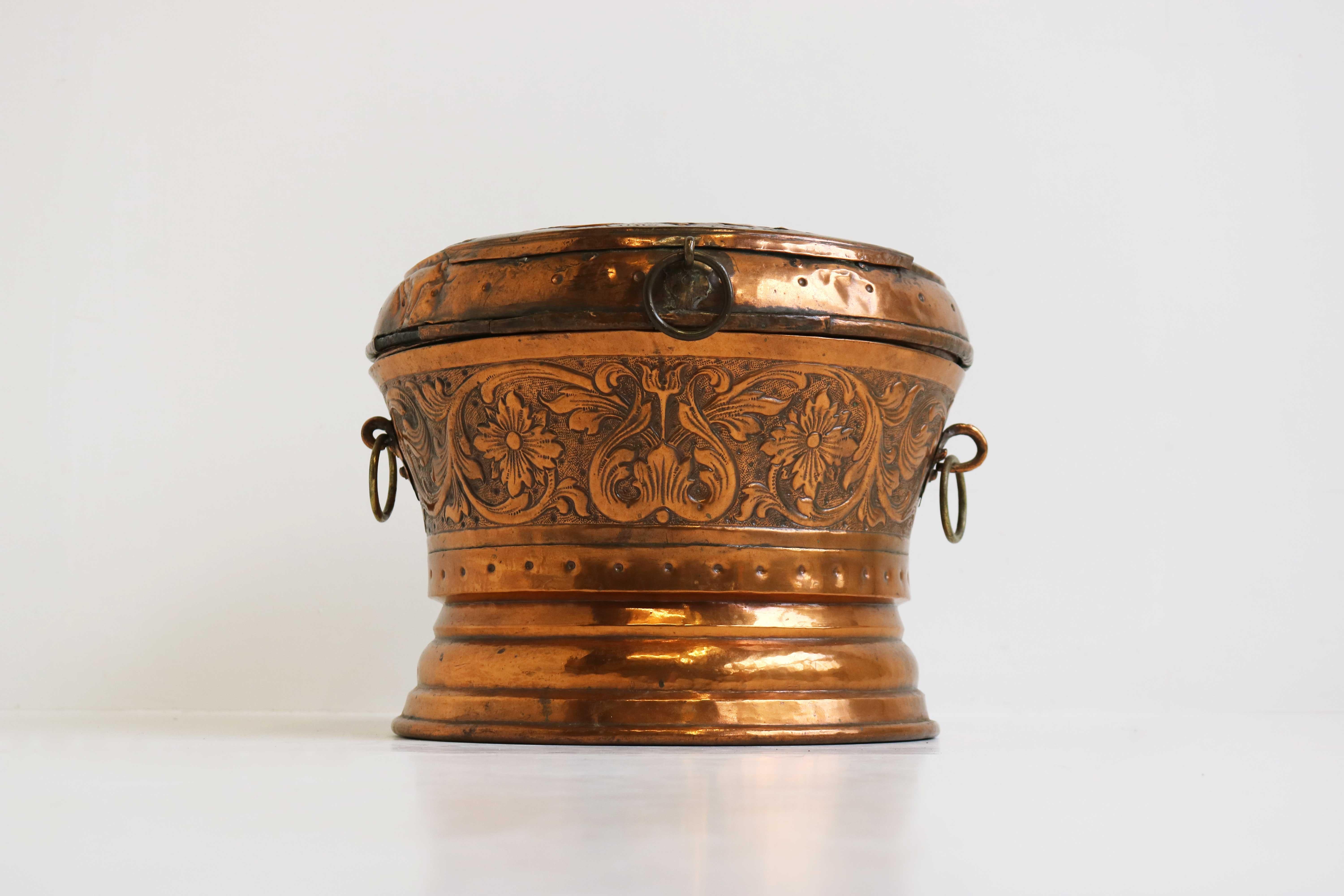18th Century and Earlier Decorated Dutch Antique Copper Bowl / Pot with Lid, 18th Century, Dated 1750 For Sale