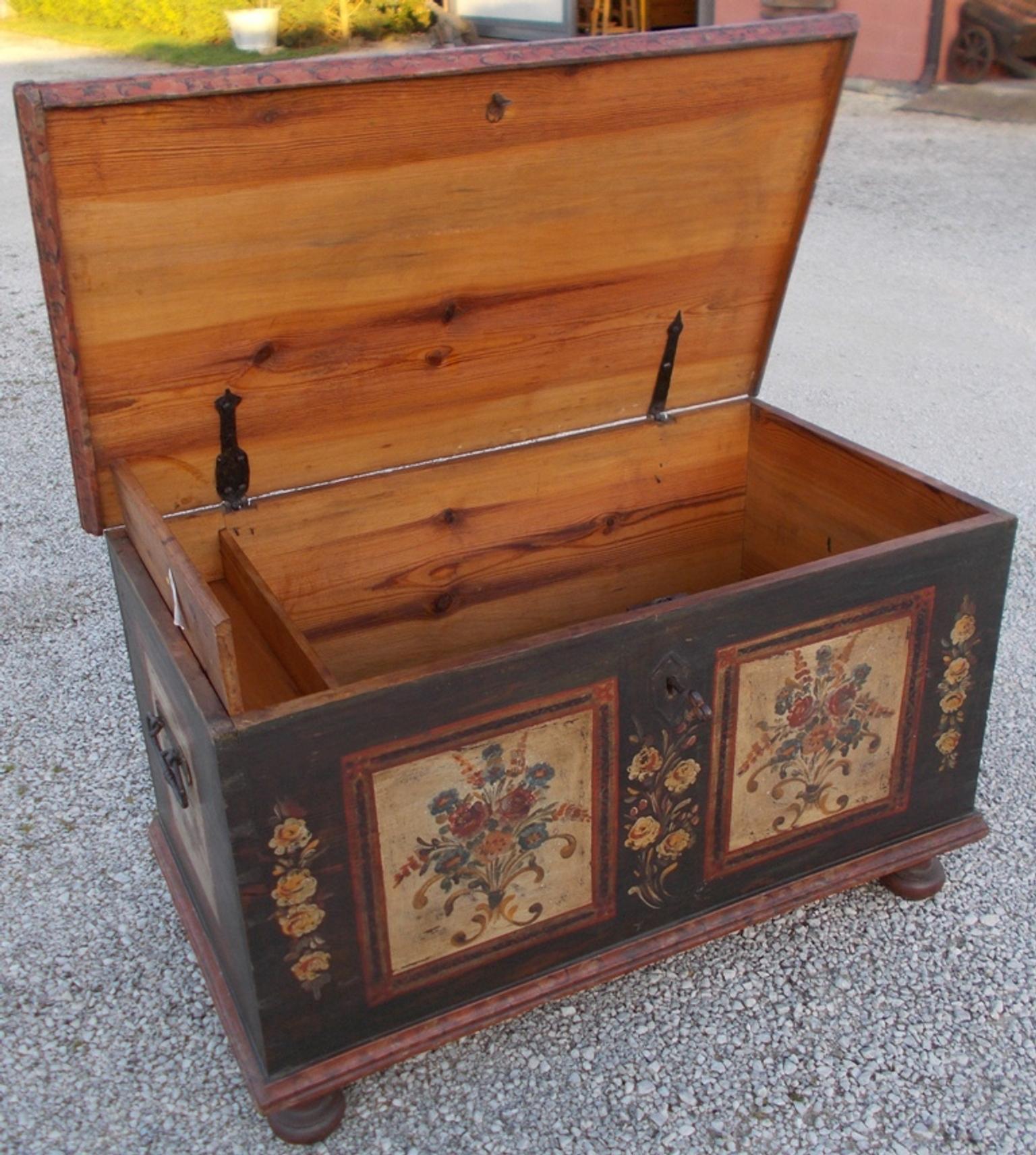 Italian Decorated Larch Wooden Chest For Sale