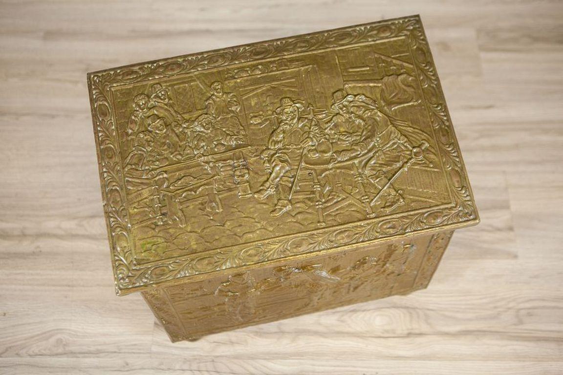 Decorated Wooden Box From the Early 20th Century In Good Condition For Sale In Opole, PL