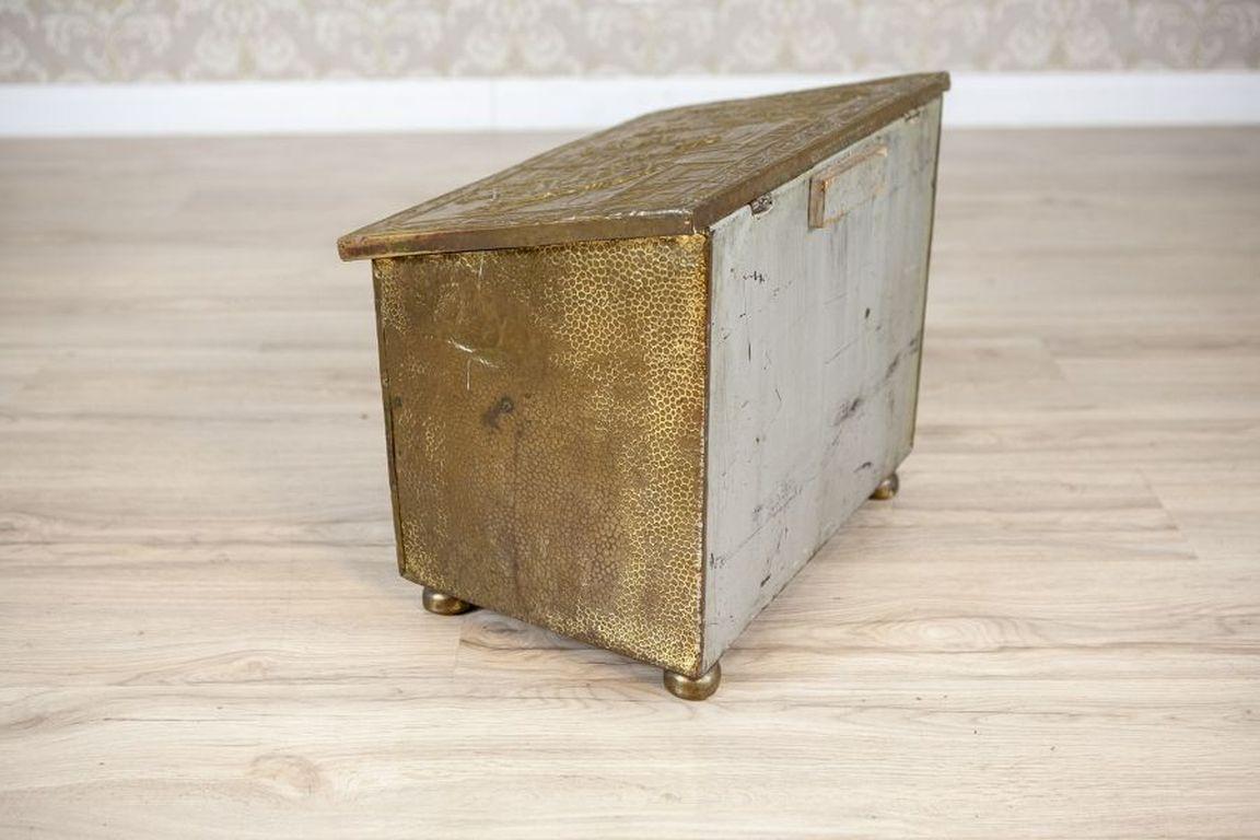 Boîte en bois décorée du début du 20e siècle en vente 2