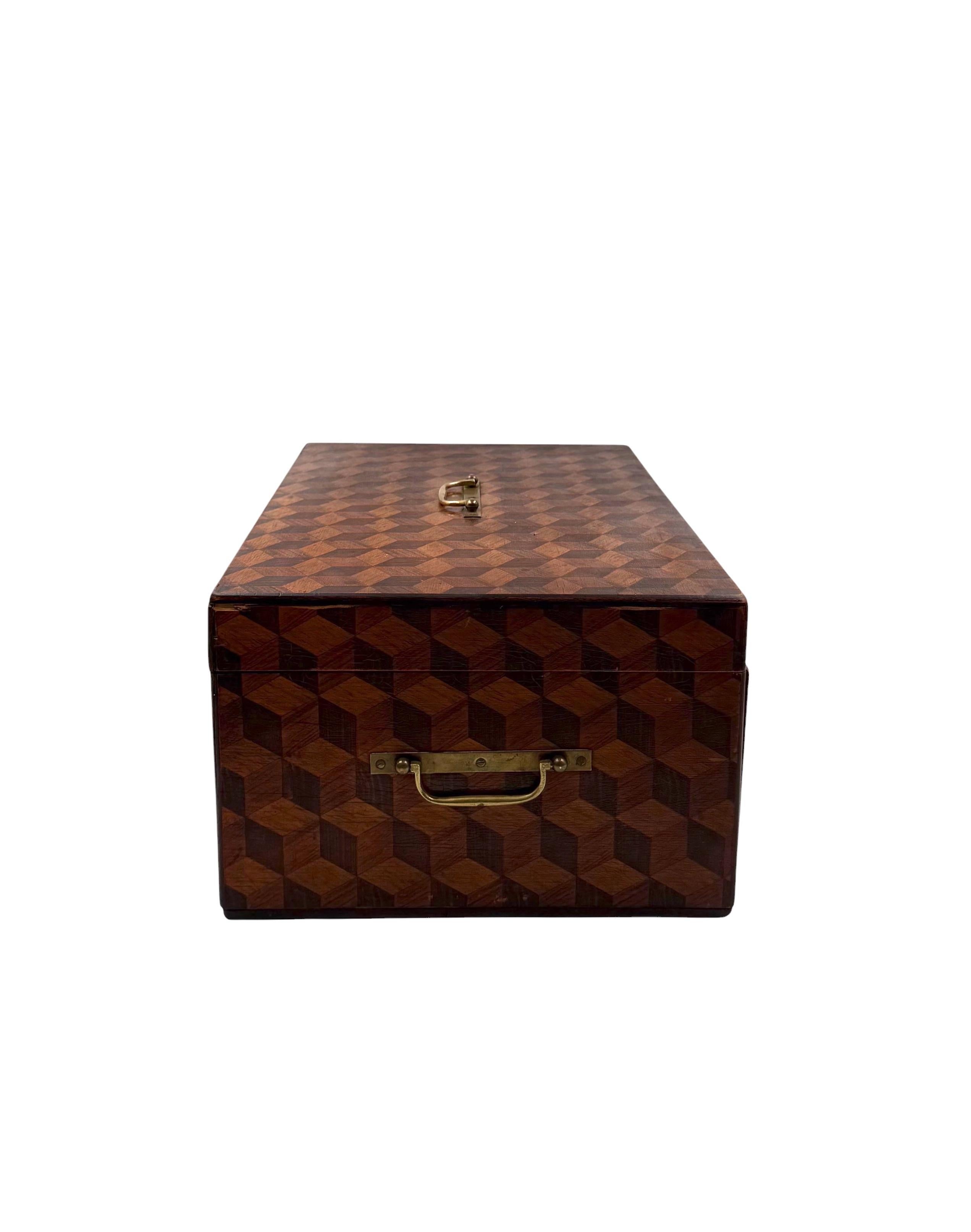 Decorated wooden drawers Box, UK 1900s in vendita 3