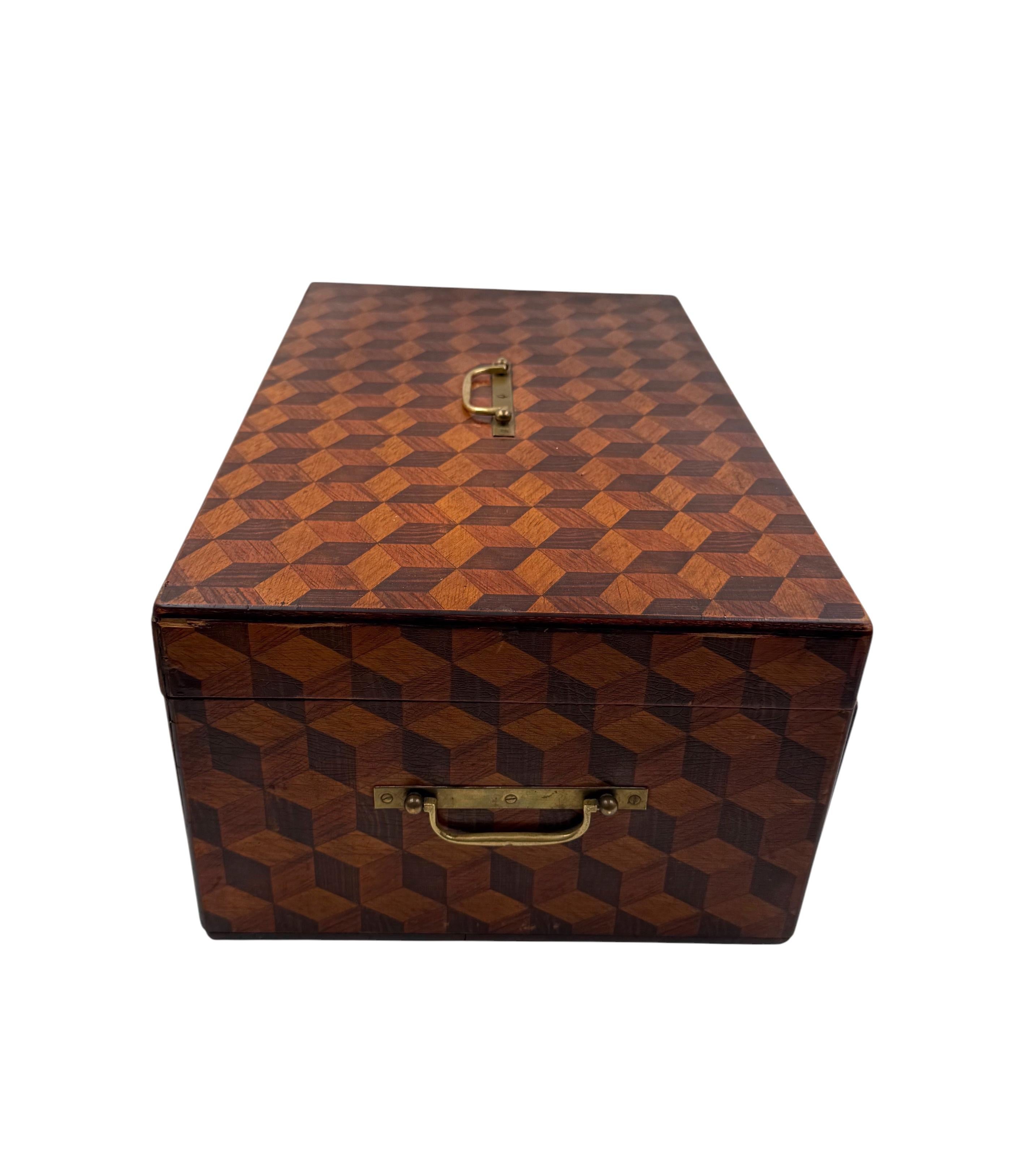 Decorated wooden drawers Box, UK 1900s in vendita 5