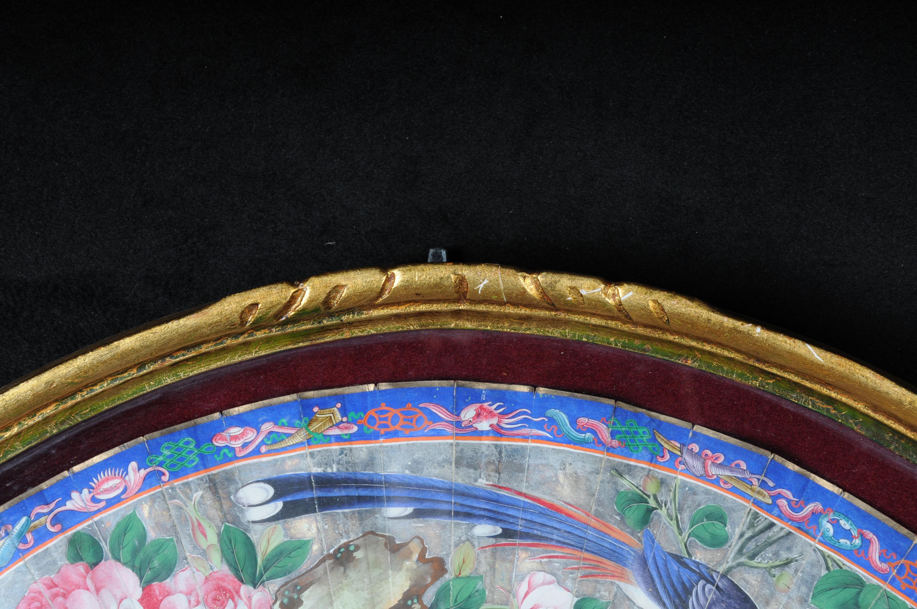 Decorative hand fan in a gilded demilune frame
flower painting with birds
wonderful wall decoration.


 (V - 165).