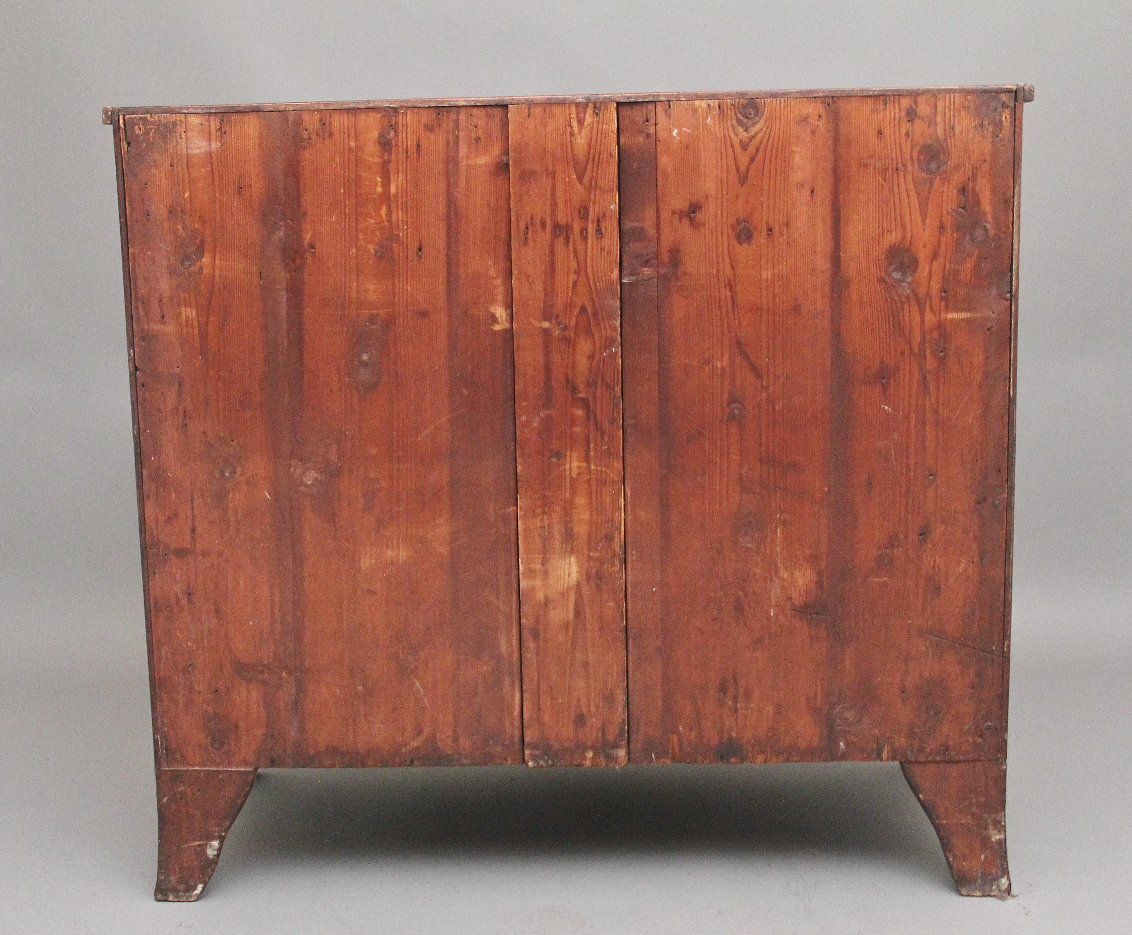 Mahogany Decorative 18th Century mahogany bowfront chest of drawers For Sale