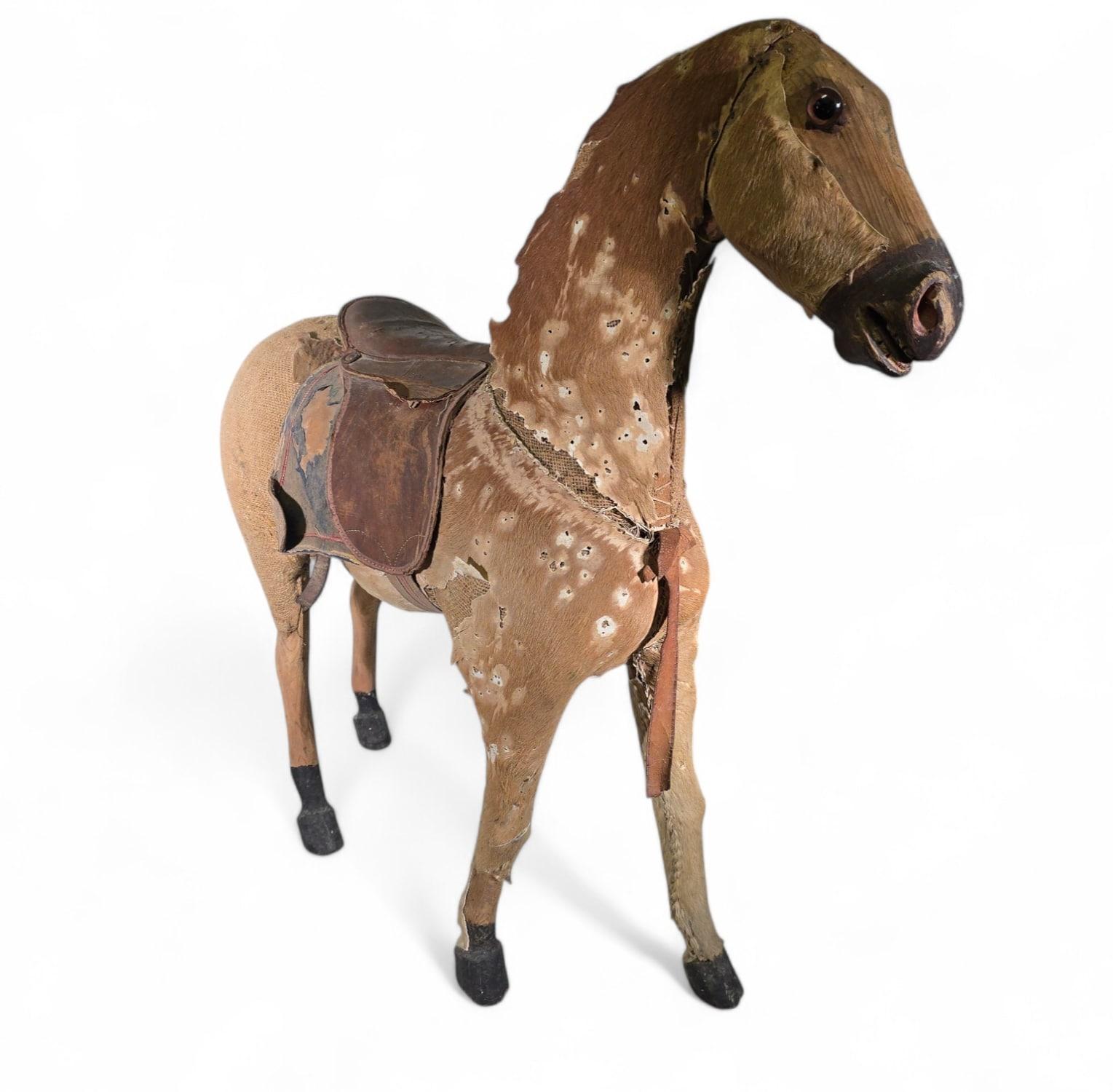 Decorative 19th-Century Carved Wooden Horse In Fair Condition For Sale In Madrid, ES