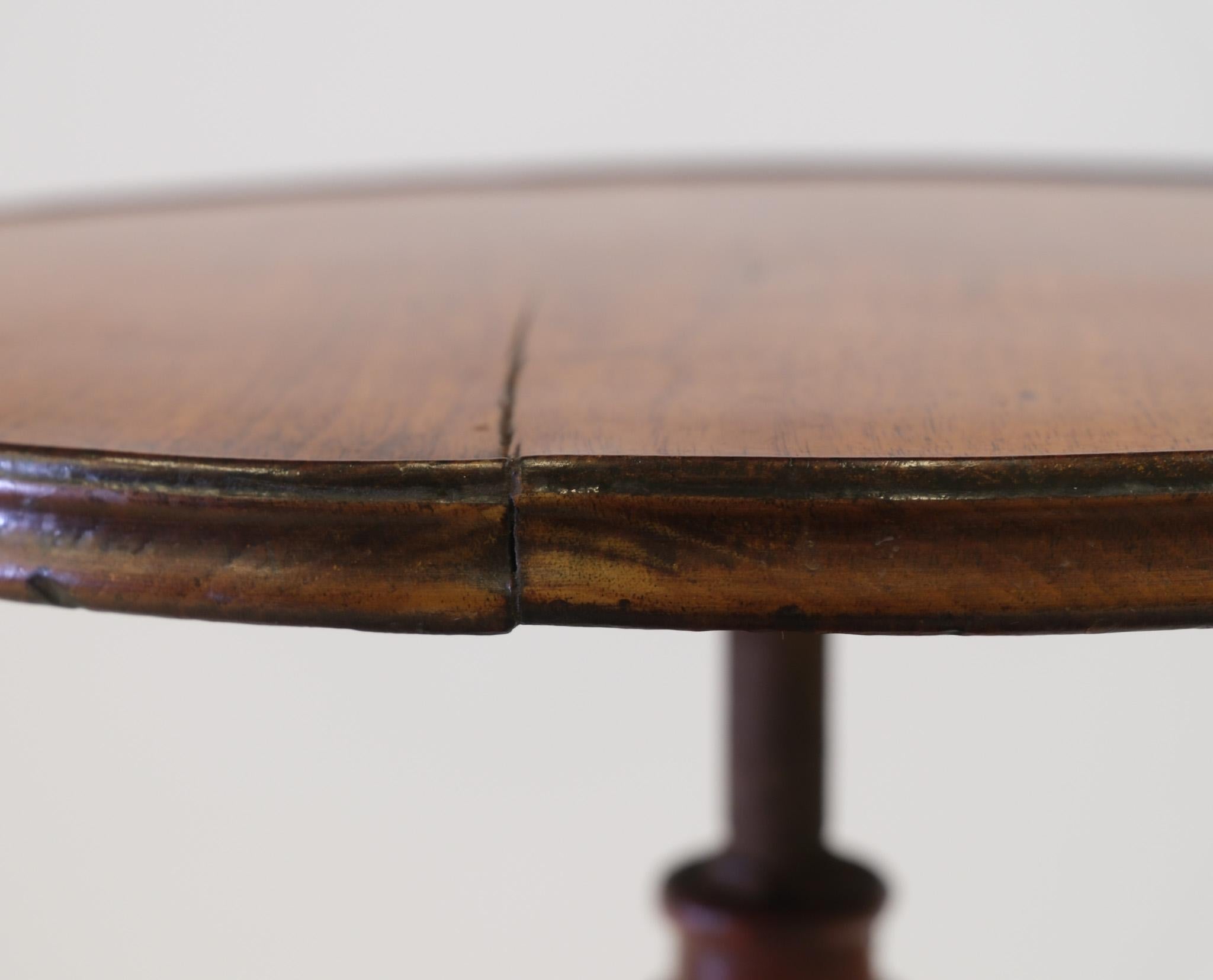Table d'appoint décorative en fonte du 19e siècle avec ancre et corde de marine en vente 2