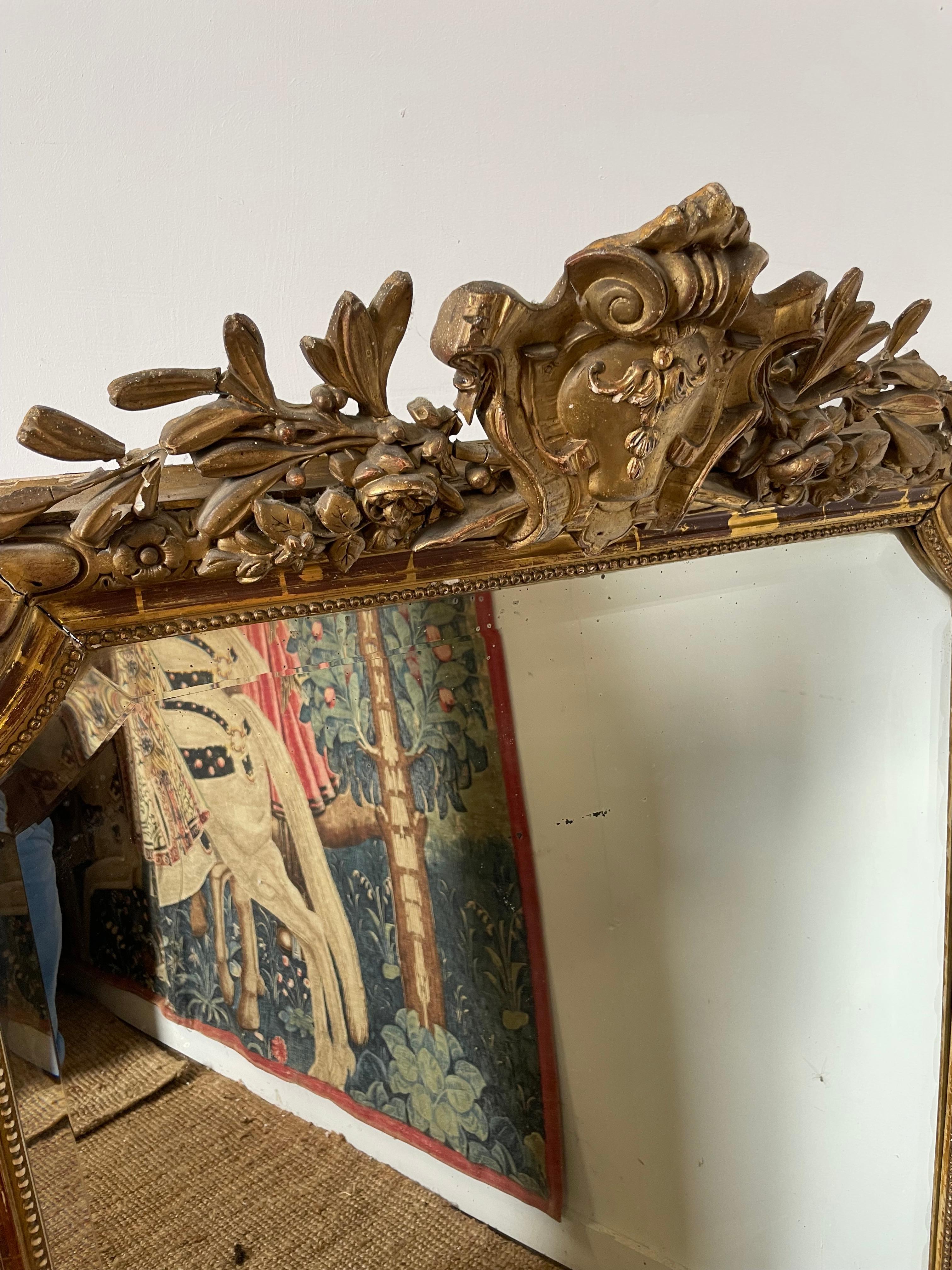 Français Manteau décoratif doré du 19ème siècle en vente