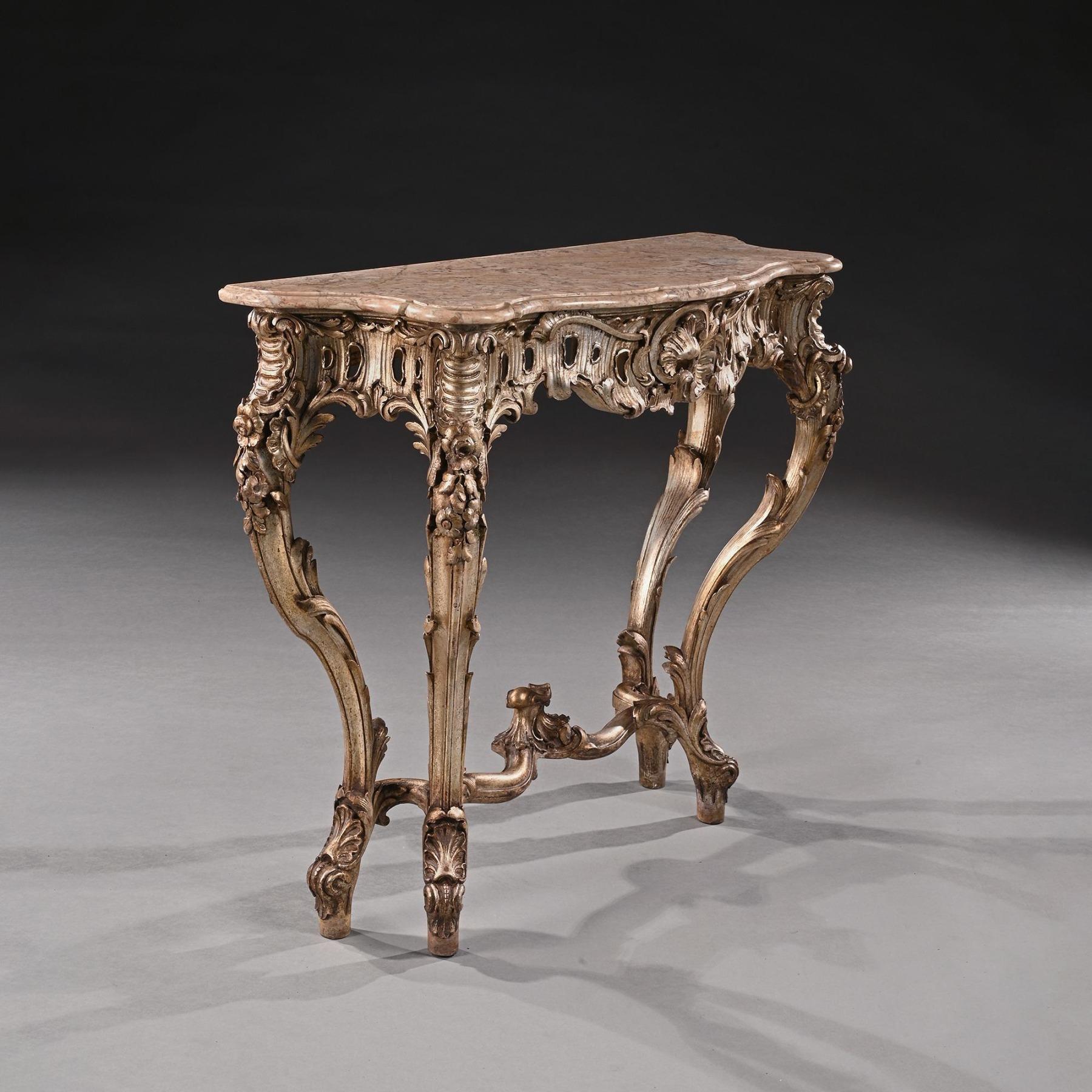 Decorative 19th Century Silver Gilt Italian Console Table with Shaped Marble Top Italiano en venta