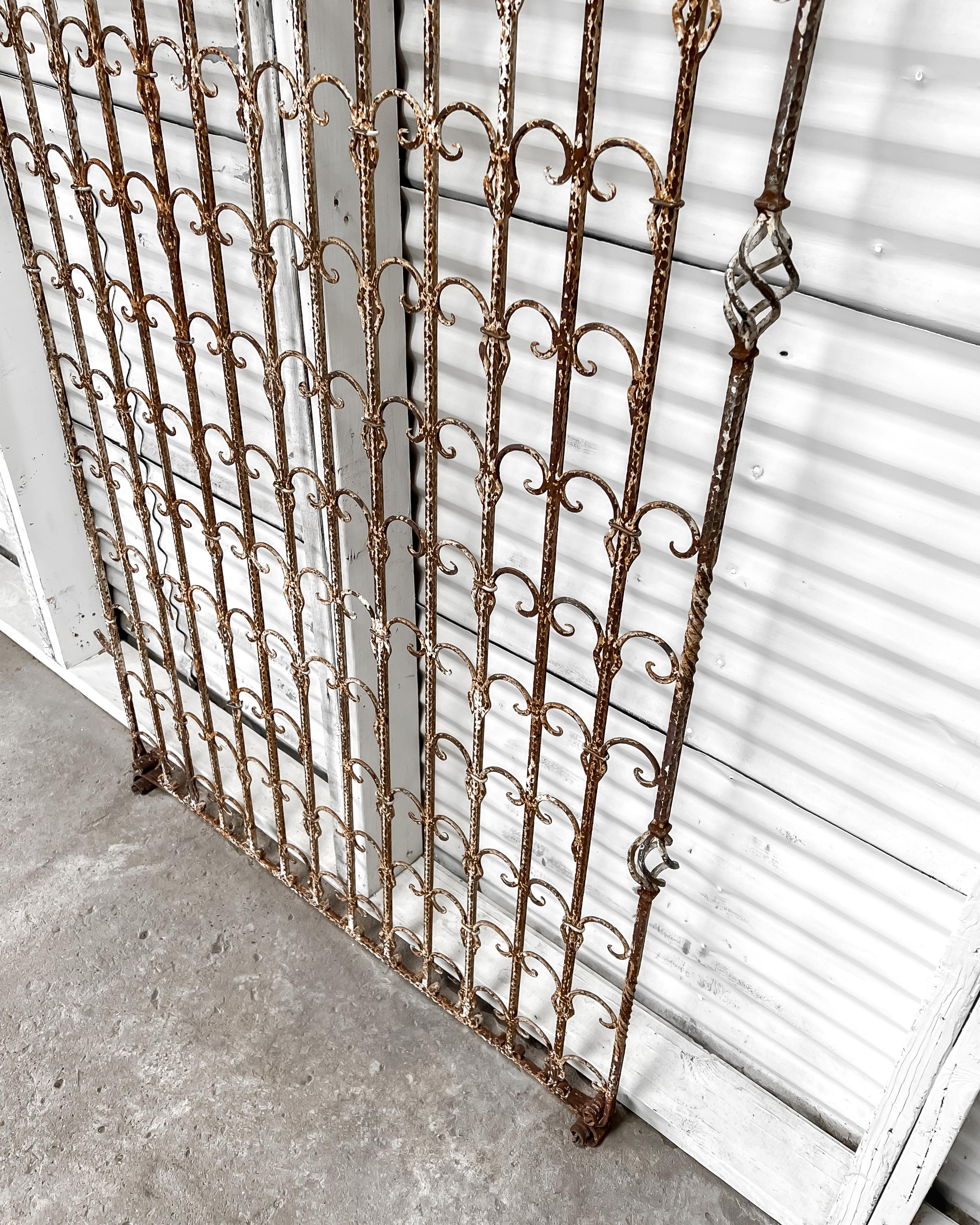 Decorative 19th Century Wrought Iron Gate Panel For Sale 3