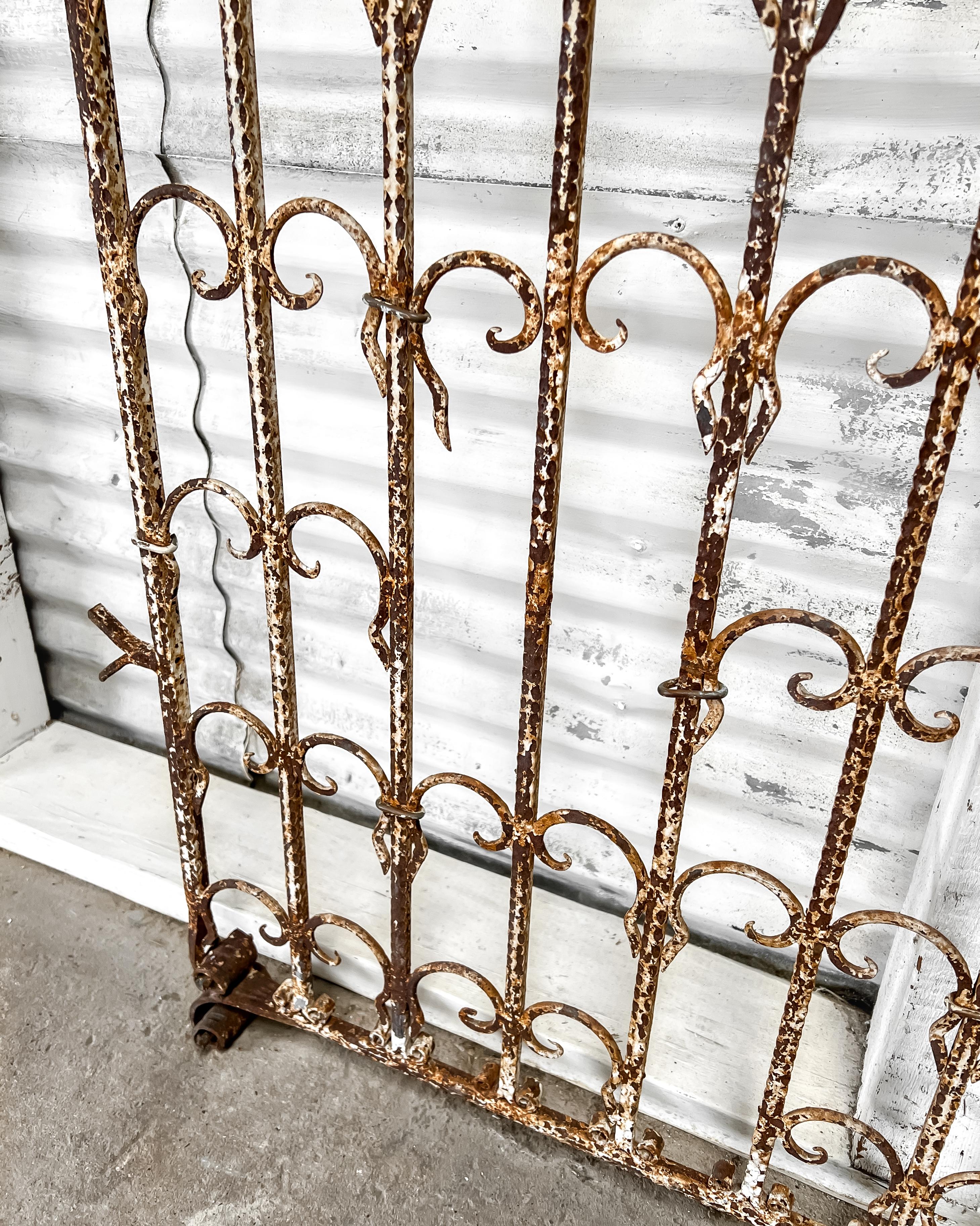 Decorative 19th Century Wrought Iron Gate Panel For Sale 7