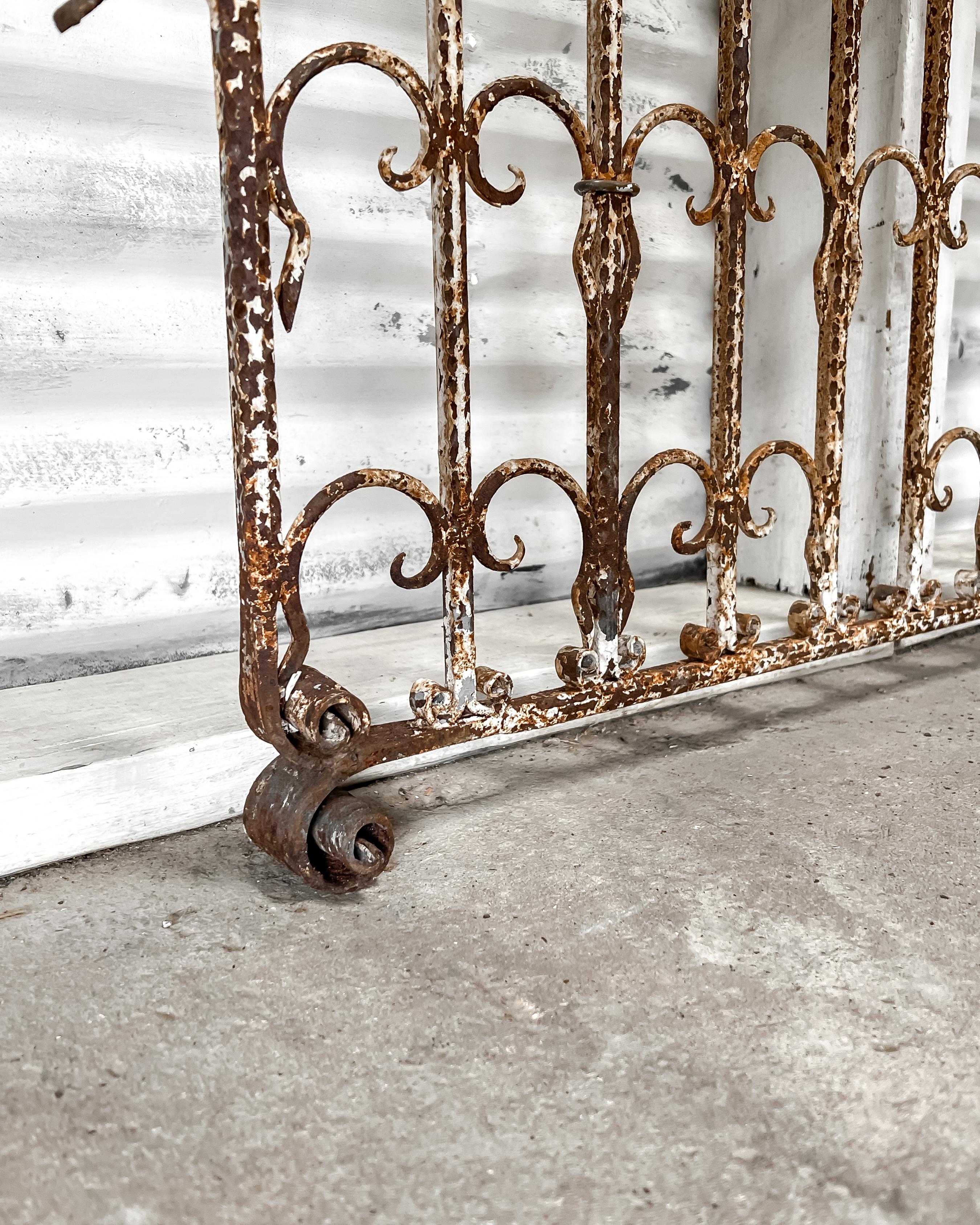 Decorative 19th Century Wrought Iron Gate Panel For Sale 9