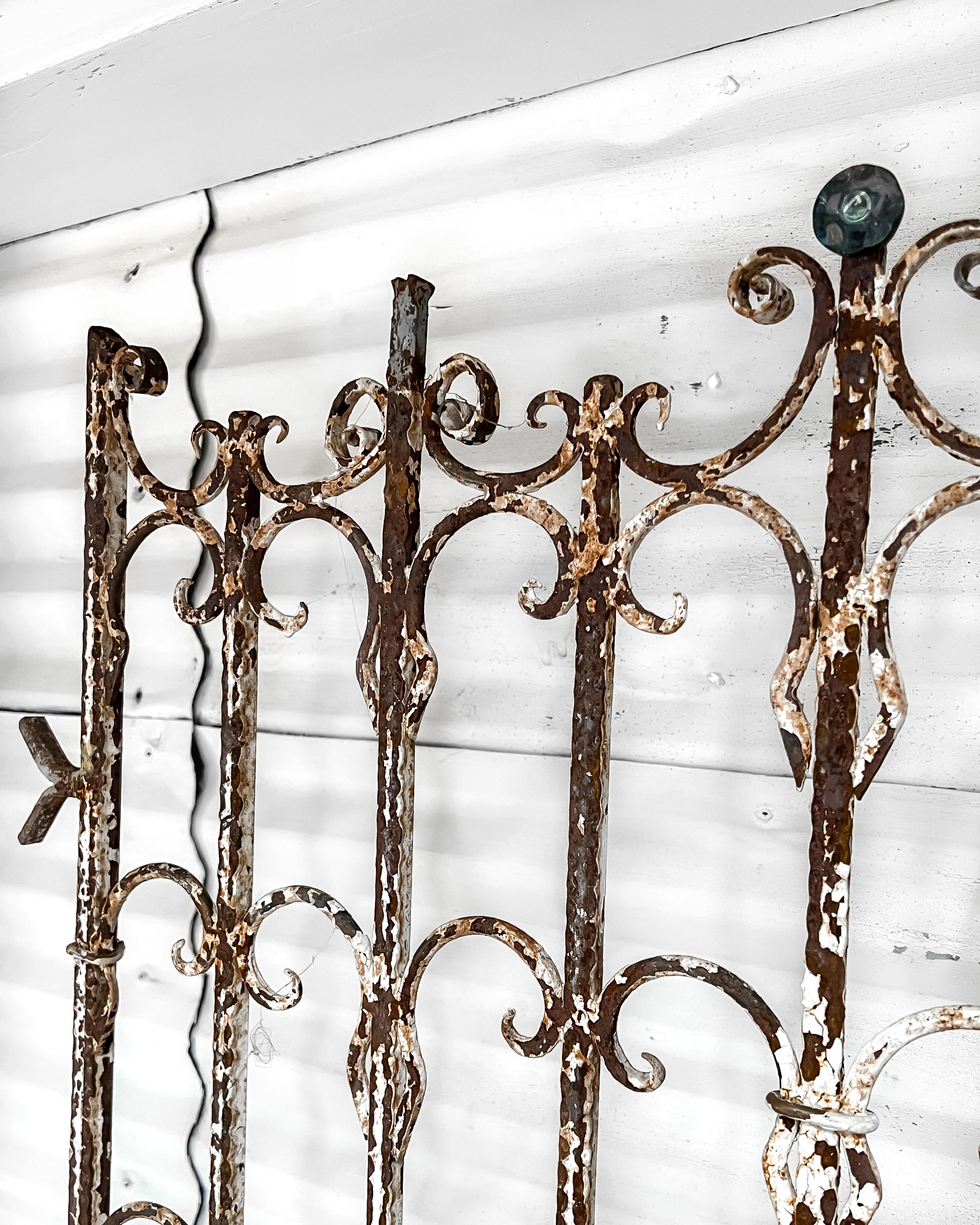 Decorative 19th Century Wrought Iron Gate Panel In Good Condition For Sale In Mckinney, TX