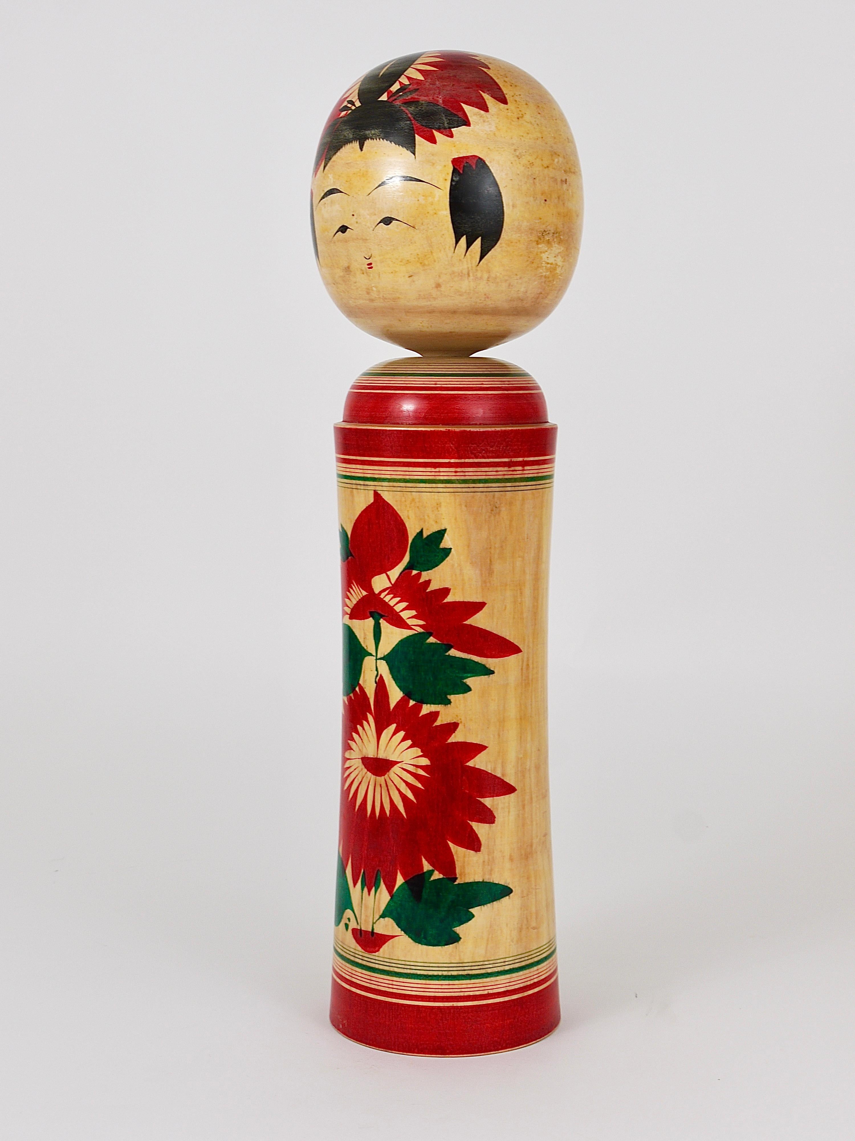 Decorative Naruko Kokeshi Doll Sculpture from Northern Japan, Hand-Painted In Good Condition For Sale In Vienna, AT