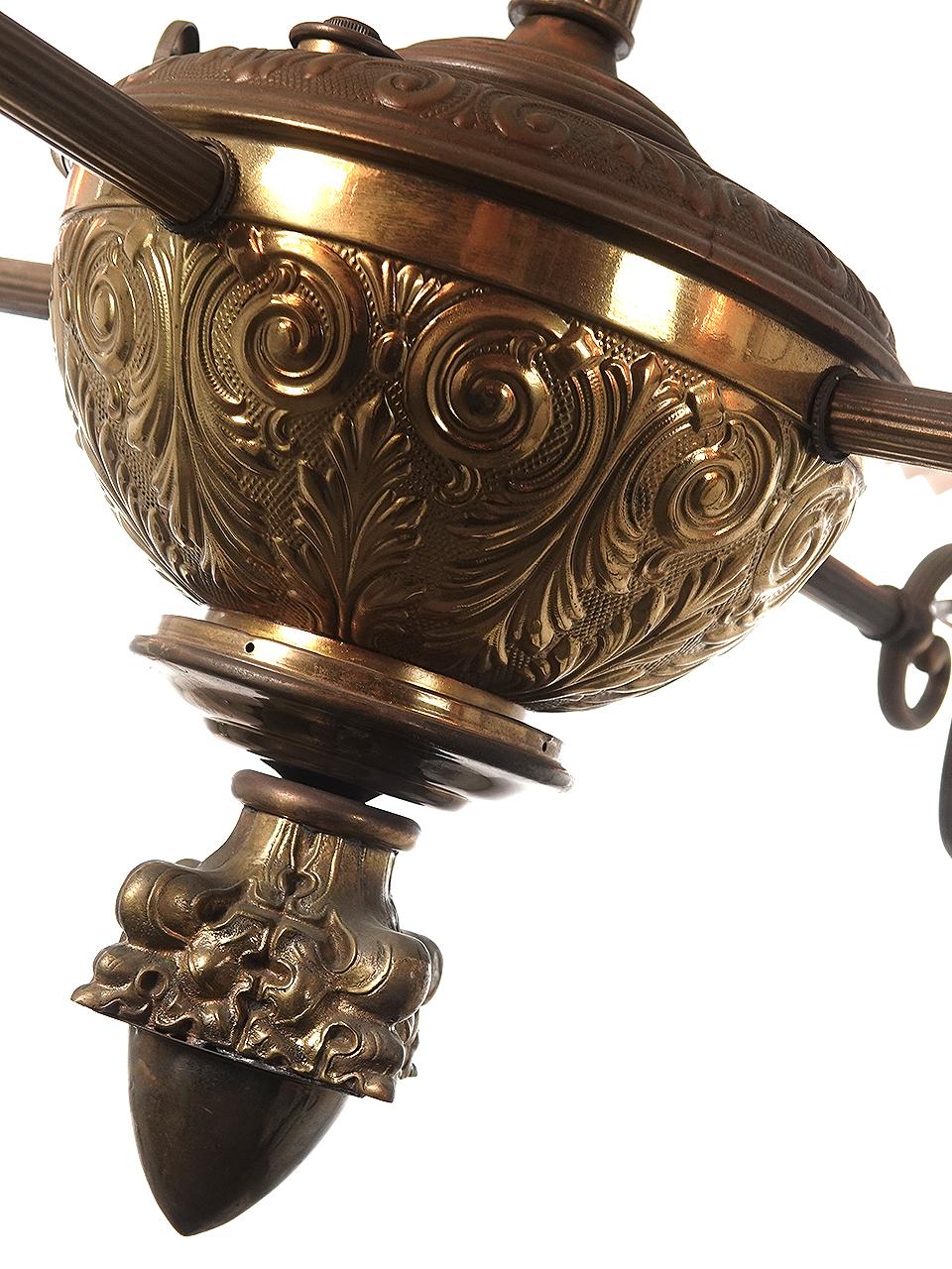 Decorative 4 Light Oil Lamp In Good Condition In Peekskill, NY
