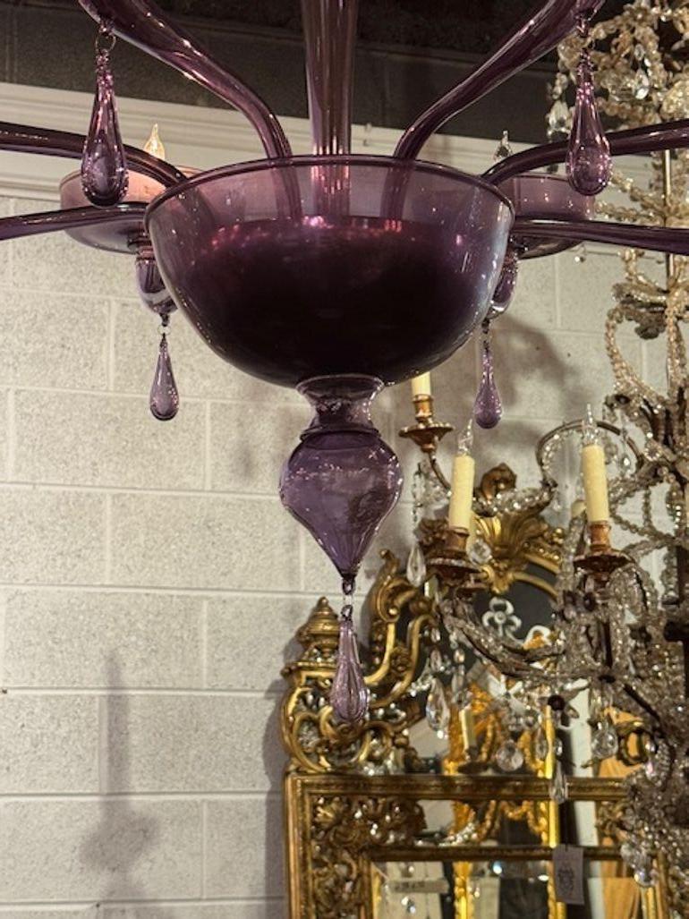 Italiano Decorative 8 Arm Lavender Murano Chandelier in vendita