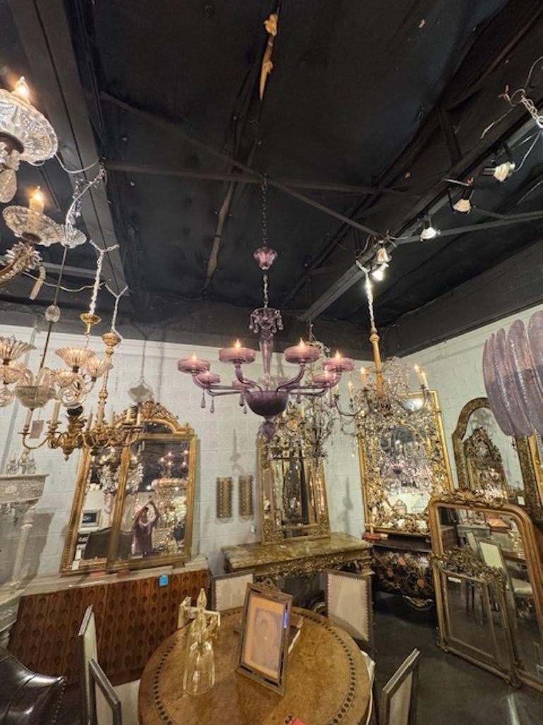 XXI secolo e contemporaneo Decorative 8 Arm Lavender Murano Chandelier in vendita