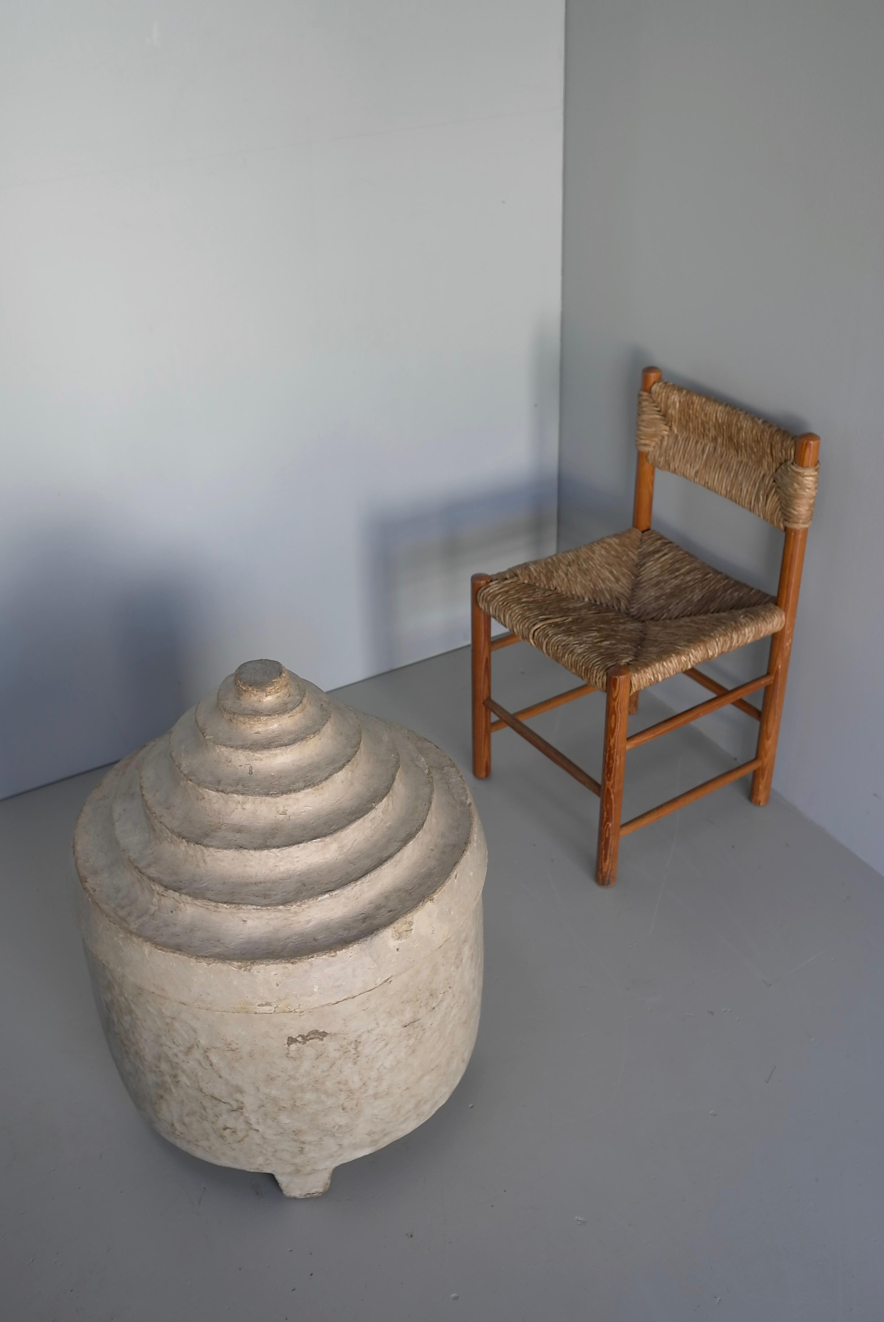 Cesto decorativo africano di metà secolo, intonacato di bianco, con coperchio a scalino in vendita 7