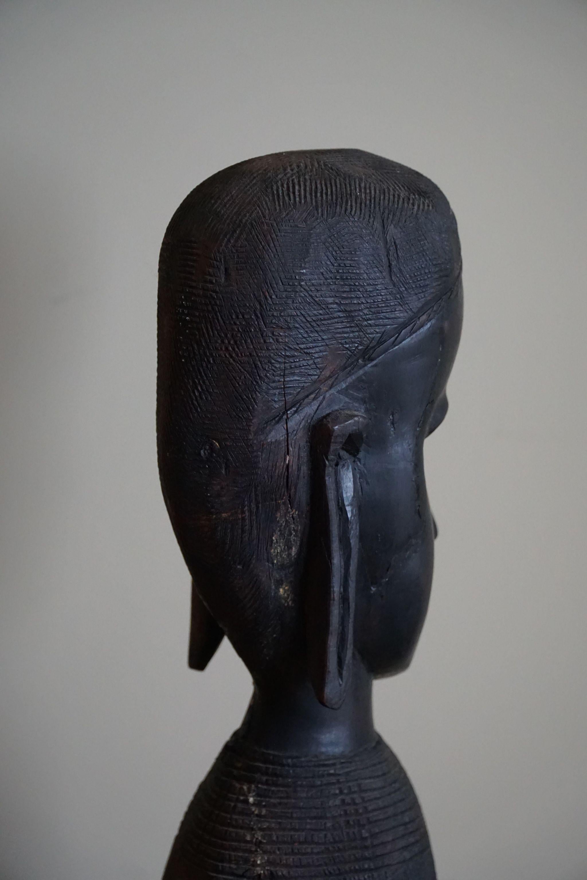 Decorative African Wooden Sculpture,  Mid Century, Handcrafted in the 1940-50s For Sale 5