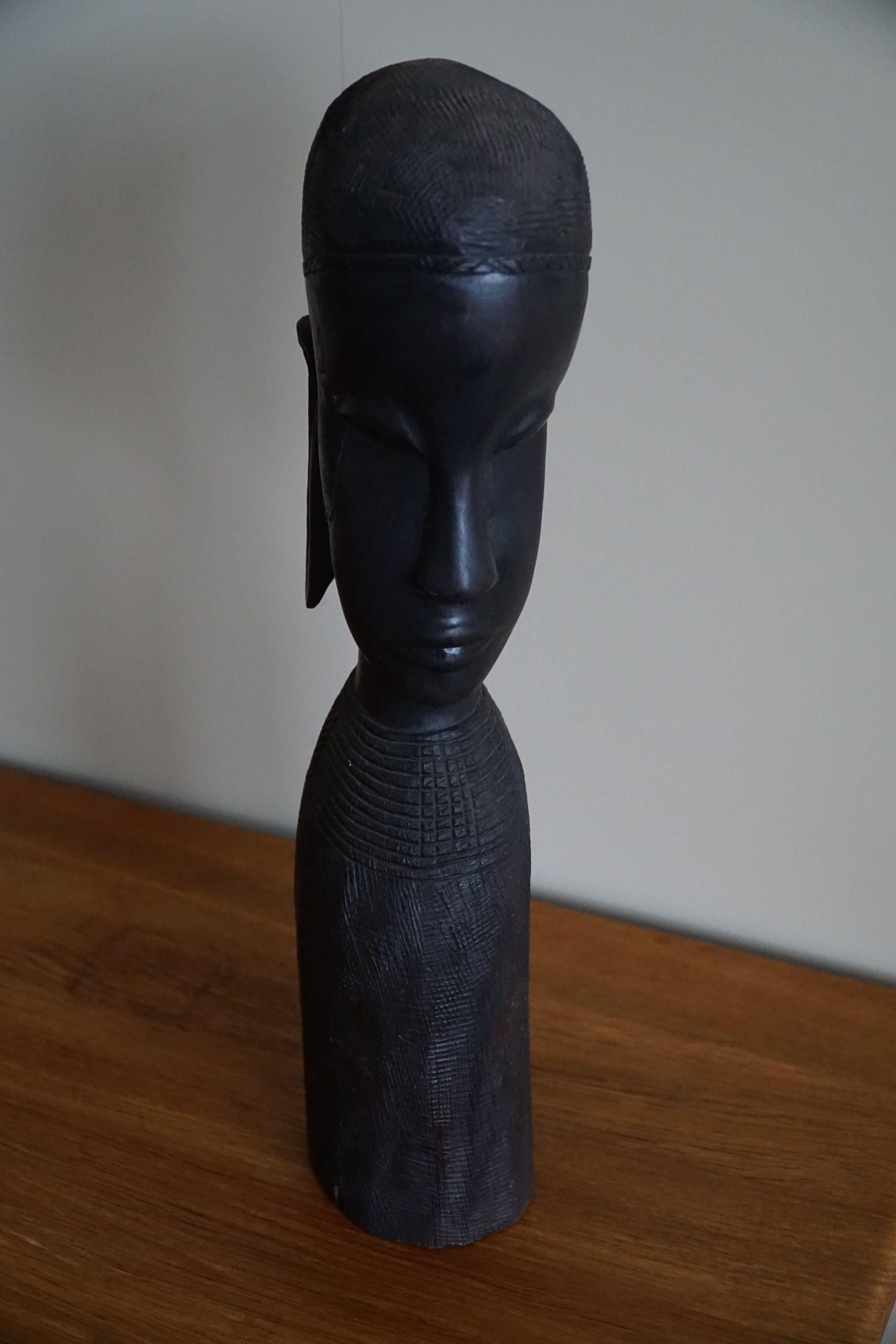 Decorative African Wooden Sculpture,  Mid Century, Handcrafted in the 1940-50s For Sale 2