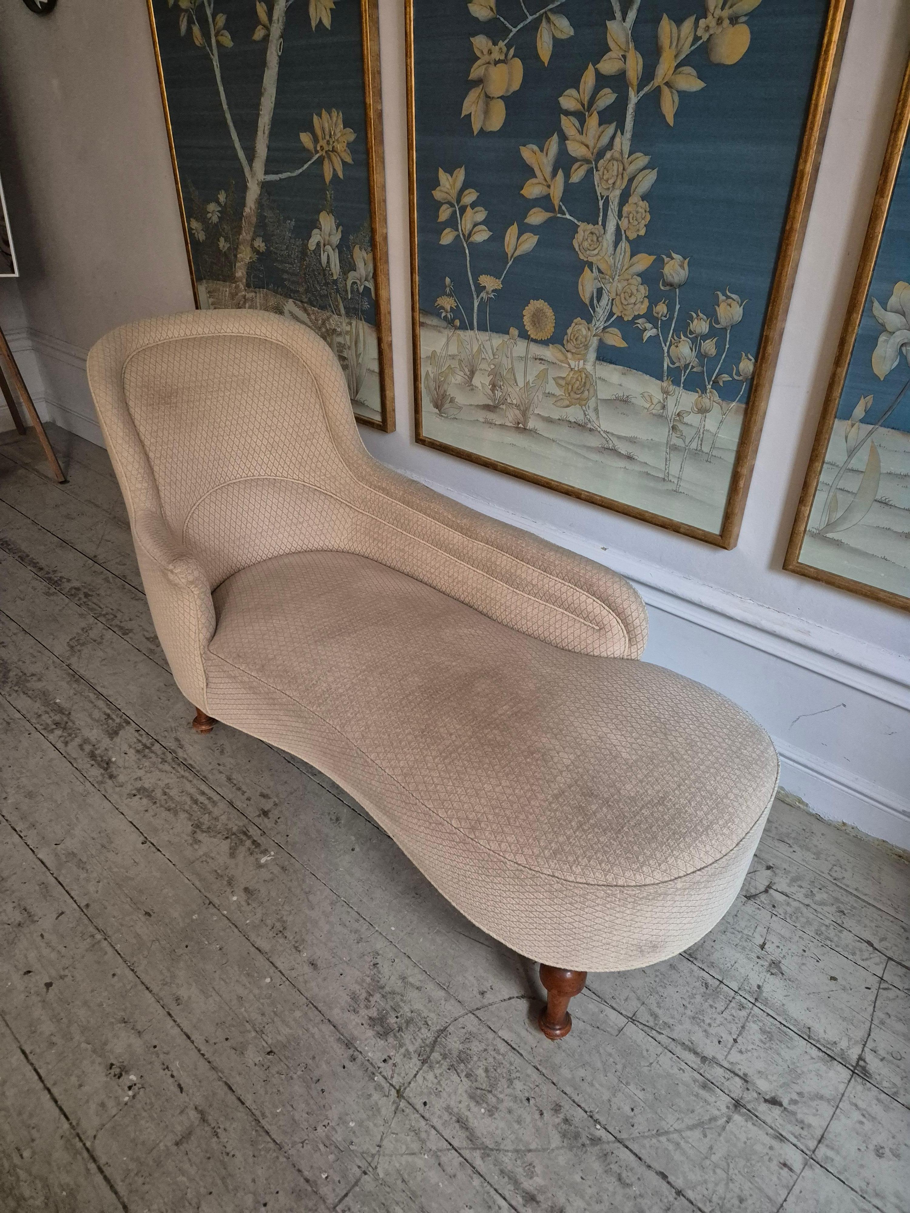 Chaise longue décorative et confortable, fin du XIXe siècle. État moyen - En vente à Stockholm, SE