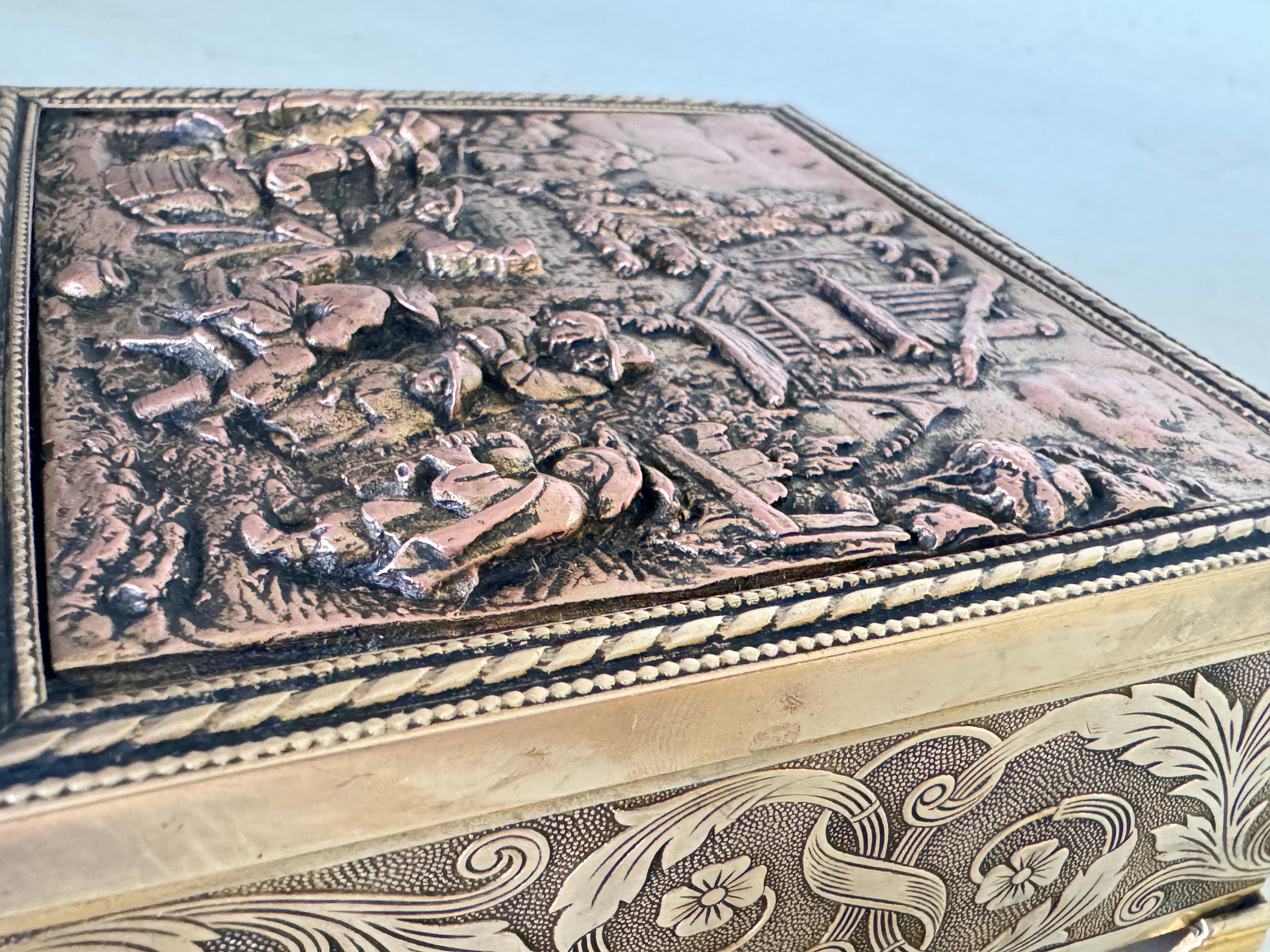 Decorative and Jewelry Box in Metal, Silver Color and Gold France 20th Century For Sale 9