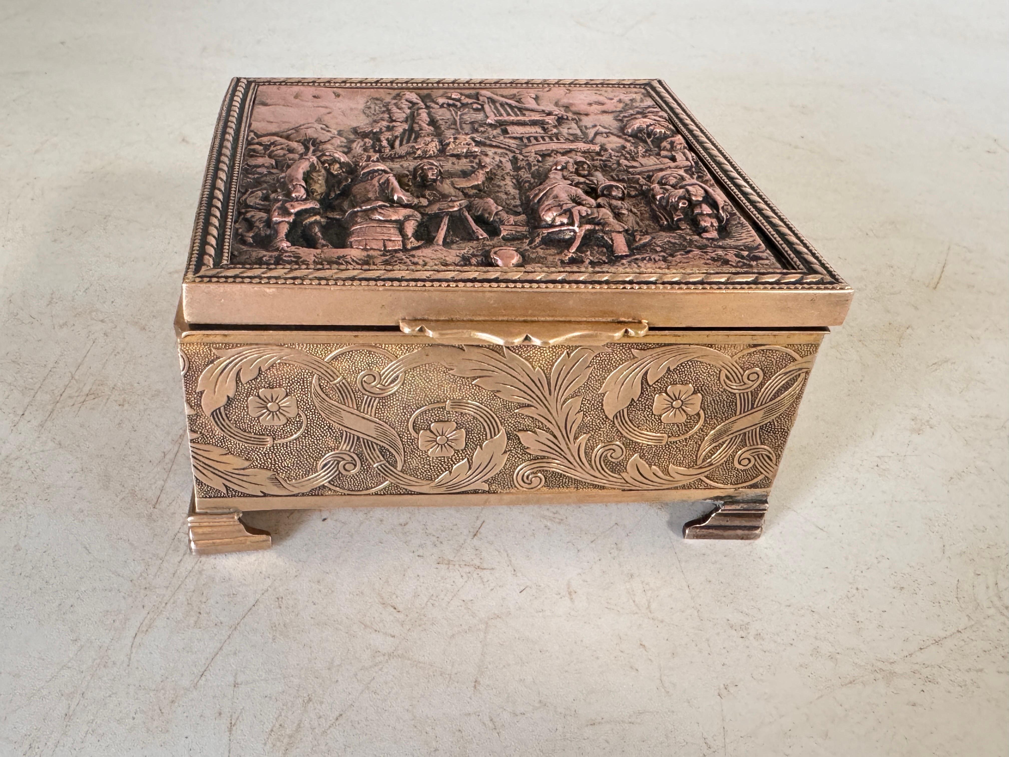 Decorative and Jewelry Box in Metal, Silver Color and Gold France 20th Century For Sale 10