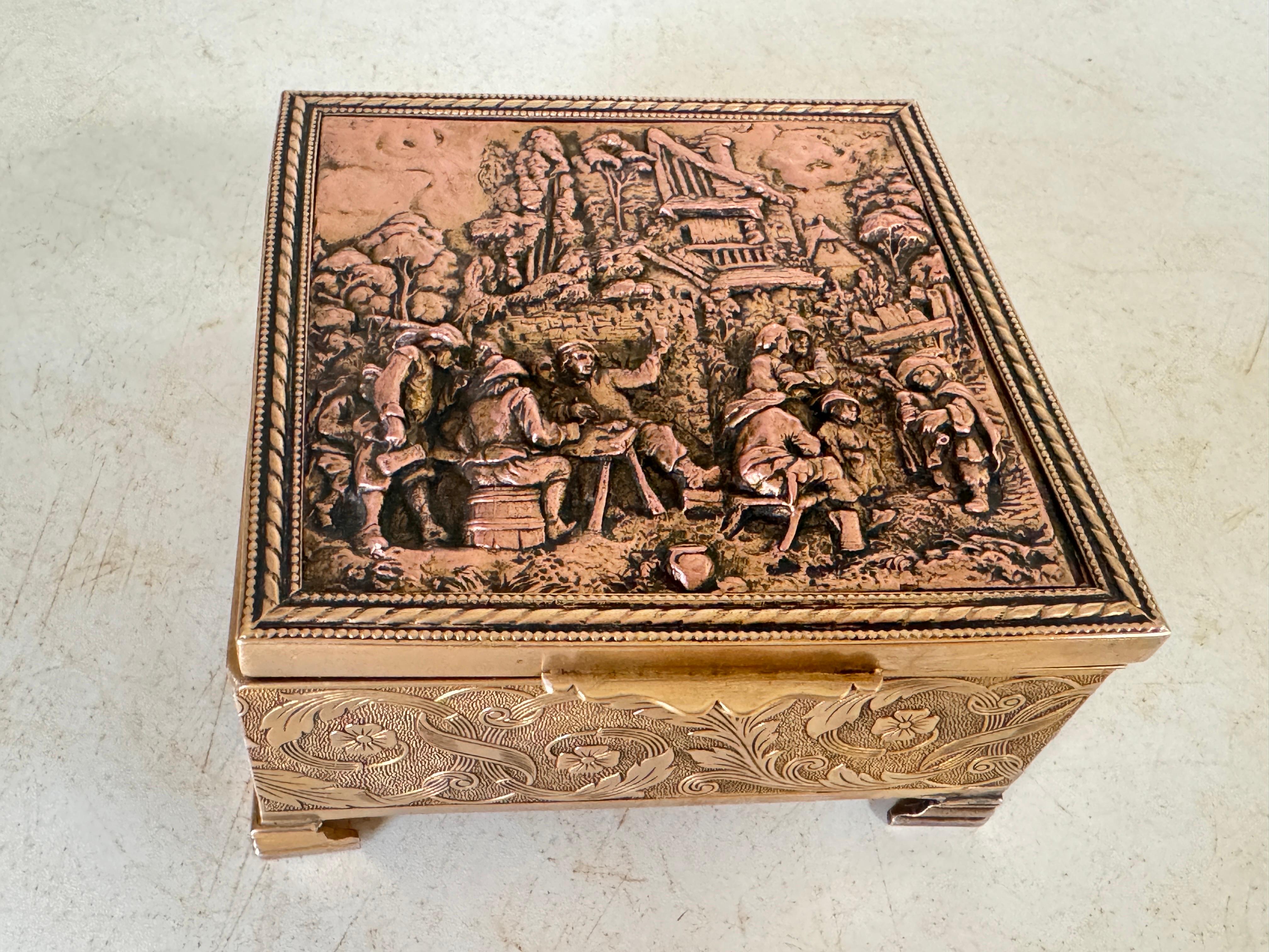 Decorative and Jewelry Box in Metal, Silver Color and Gold France 20th Century For Sale 11