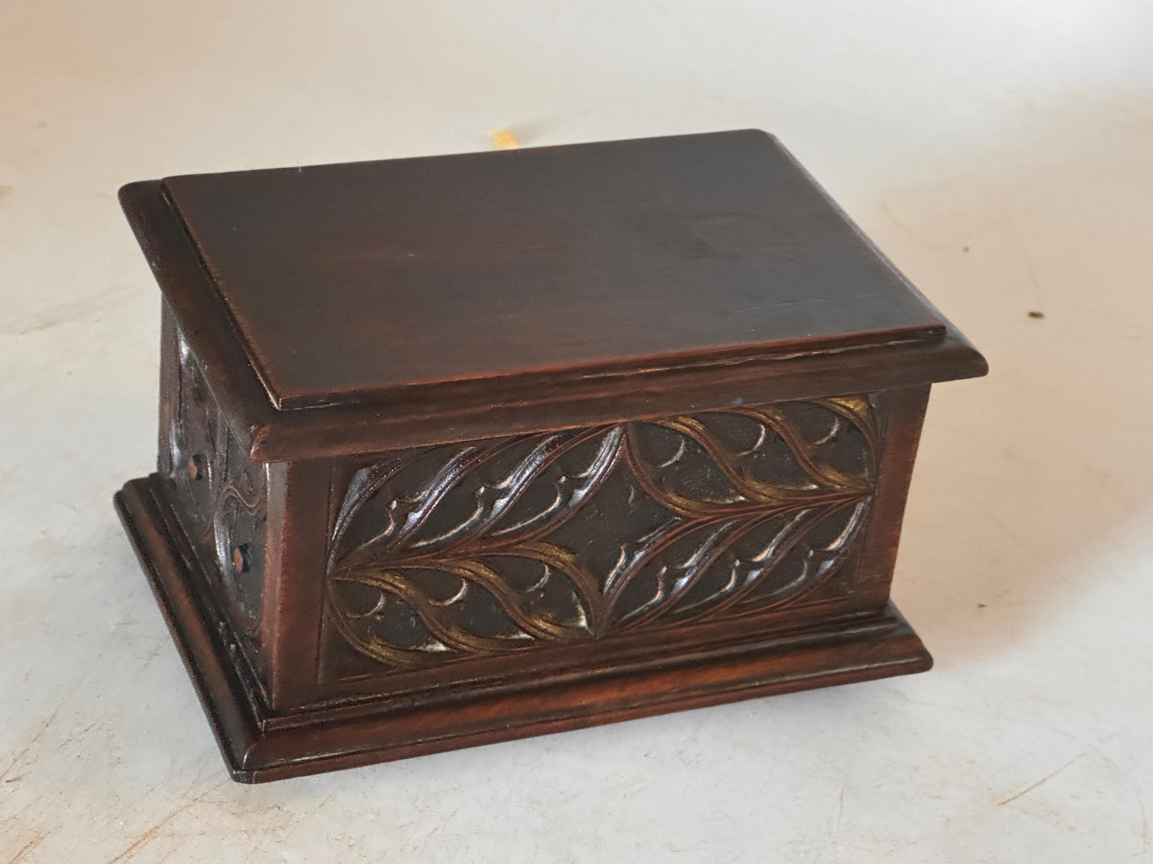 French Decorative and Jewelry Box in Wood with  Geometrical Gothic Patterns France 1940 For Sale
