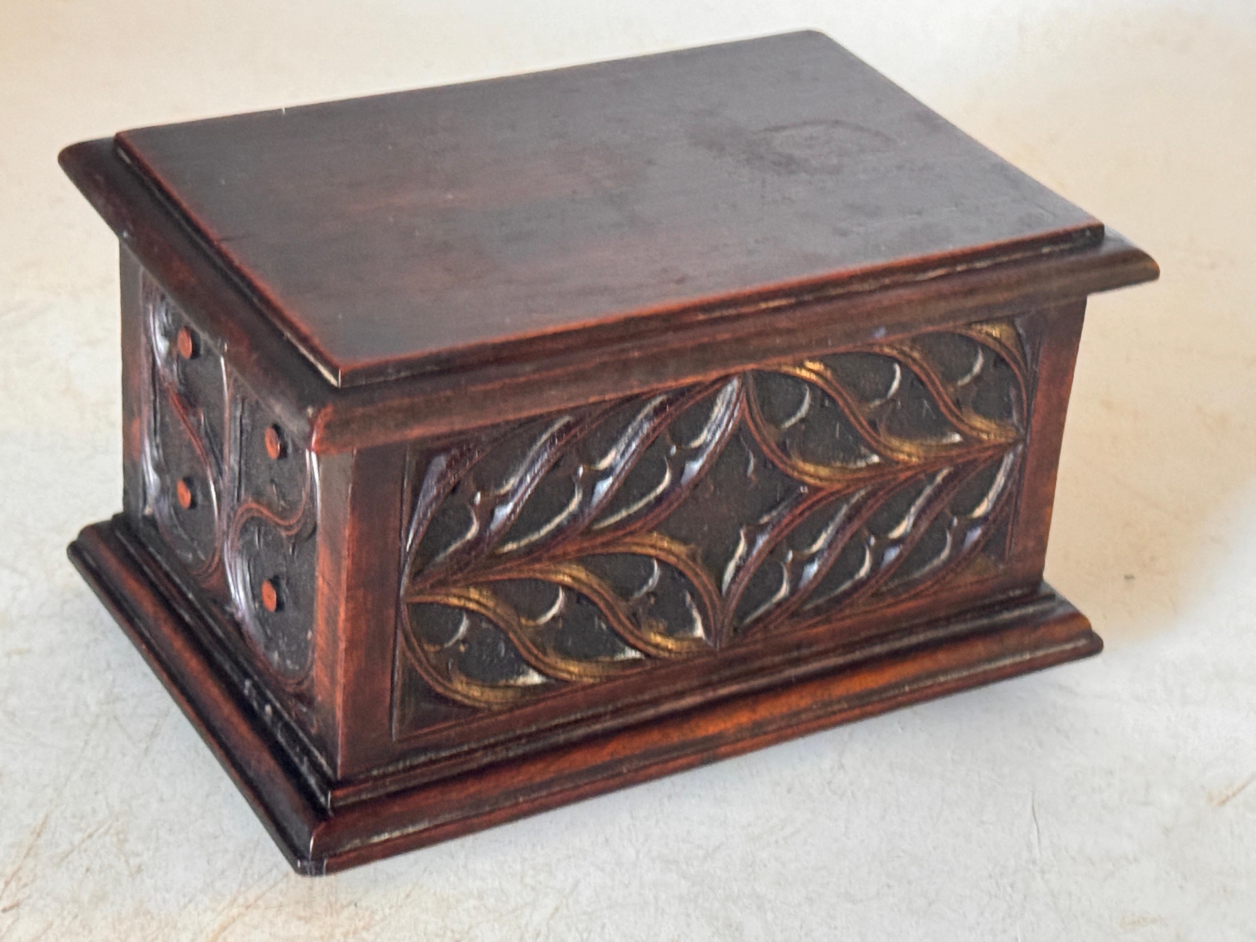 Carved Decorative and Jewelry Box in Wood with  Geometrical Gothic Patterns France 1940 For Sale