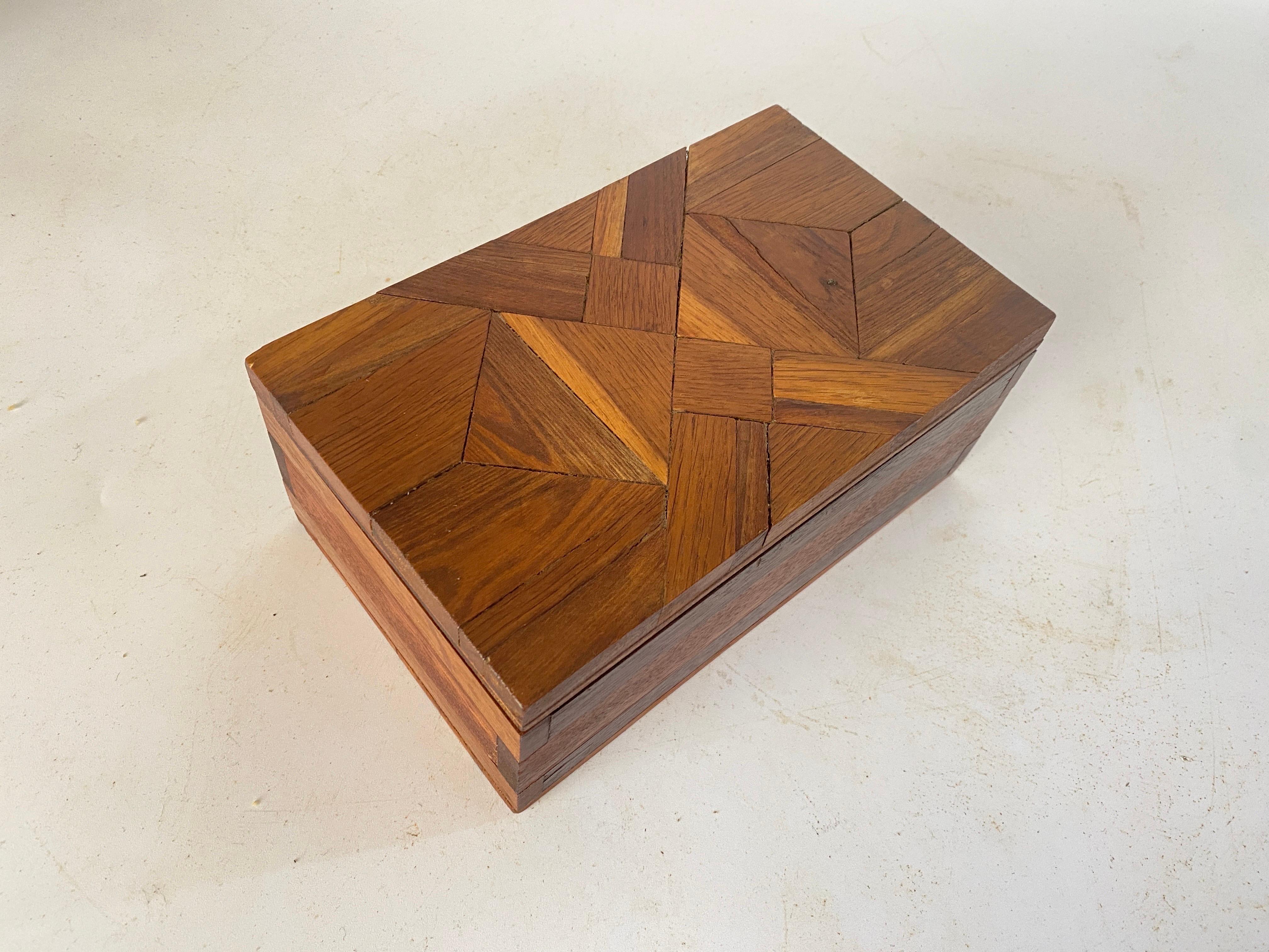 French Decorative and Jewelry Box in Wood with  Geometrical Inlays France 1970 For Sale